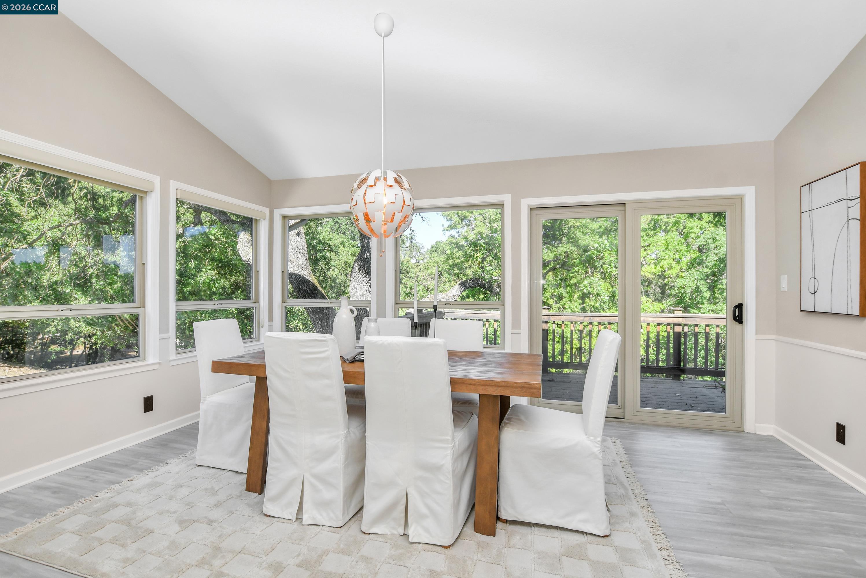 Detail Gallery Image 11 of 59 For 975 Calle Verde, Martinez,  CA 94553 - 4 Beds | 2/1 Baths