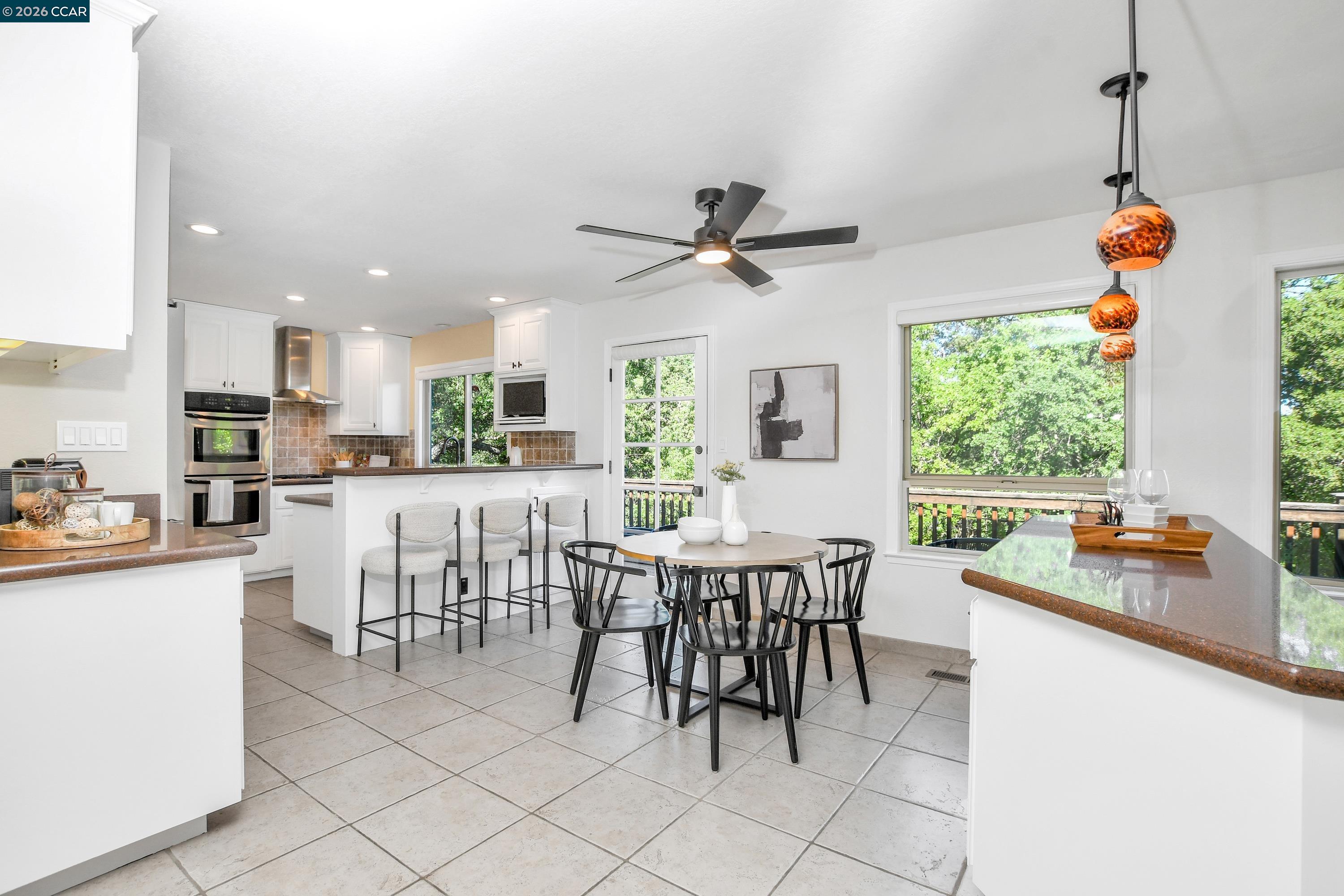 Detail Gallery Image 12 of 59 For 975 Calle Verde, Martinez,  CA 94553 - 4 Beds | 2/1 Baths