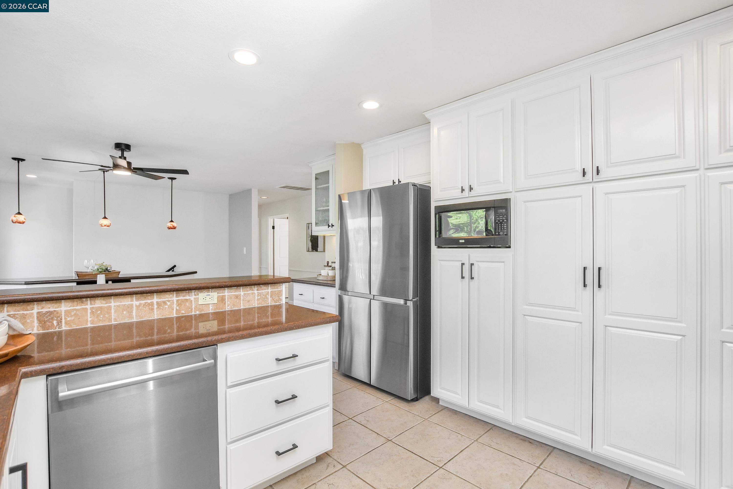 Detail Gallery Image 17 of 59 For 975 Calle Verde, Martinez,  CA 94553 - 4 Beds | 2/1 Baths