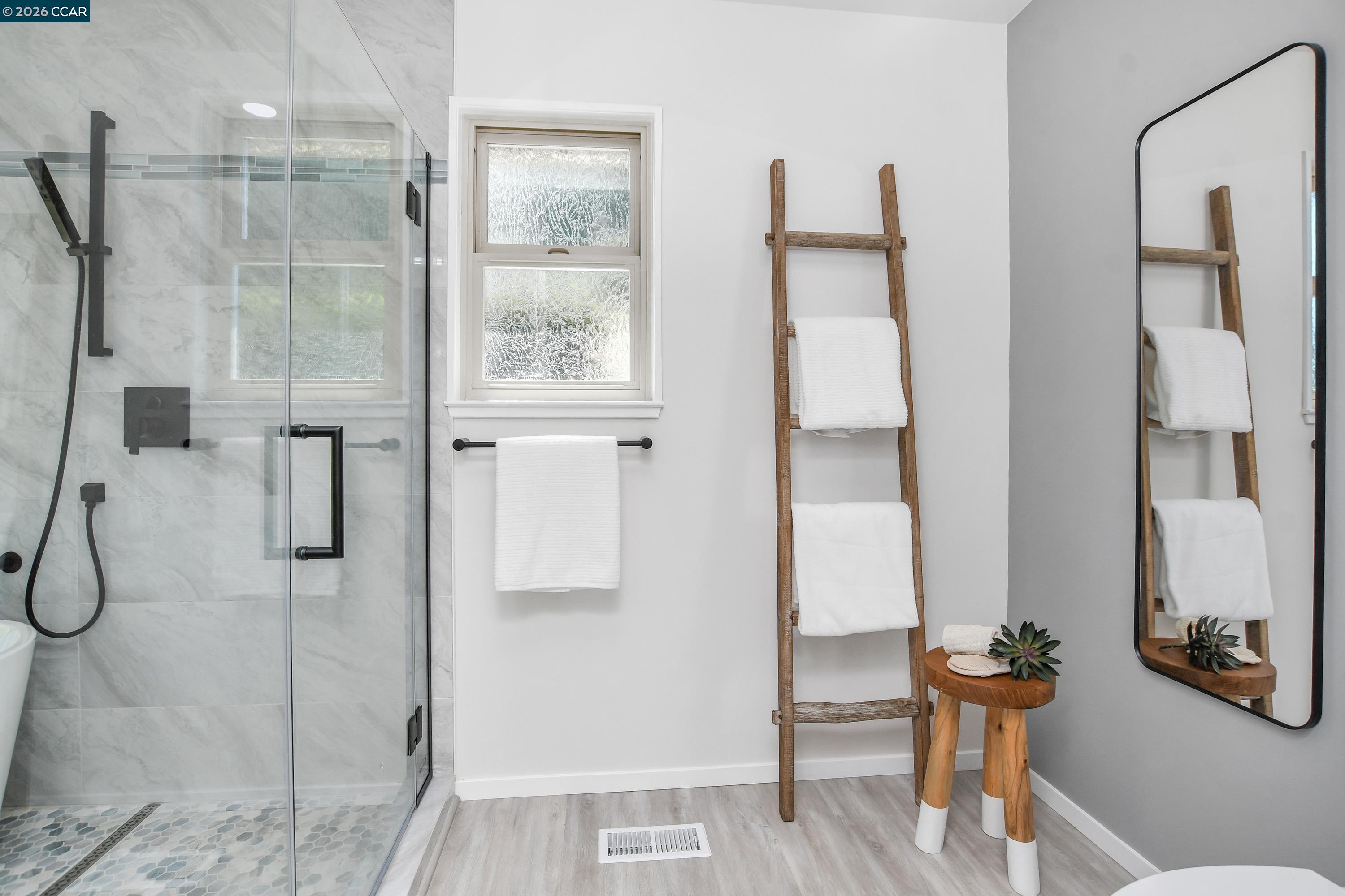 Detail Gallery Image 24 of 59 For 975 Calle Verde, Martinez,  CA 94553 - 4 Beds | 2/1 Baths