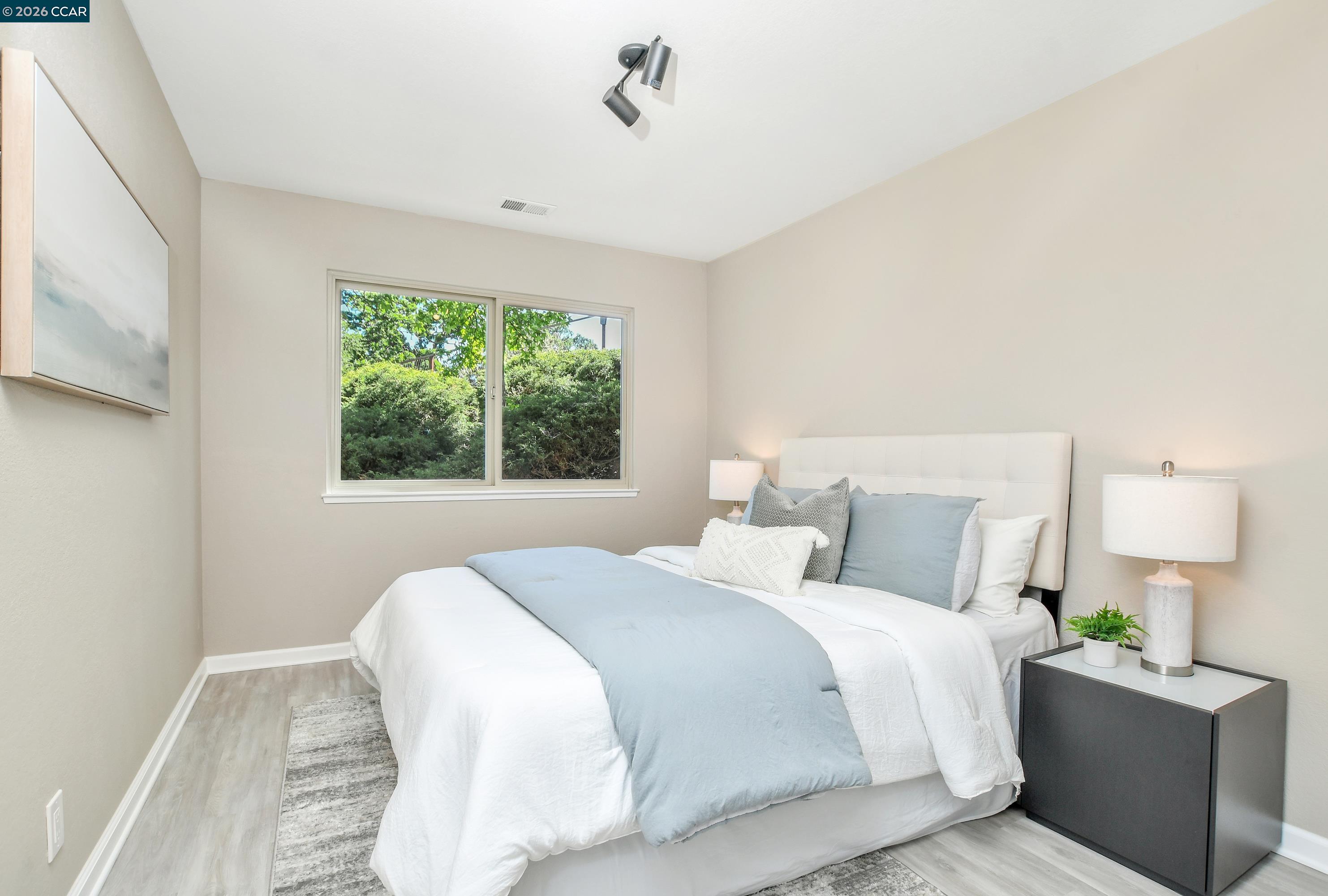 Detail Gallery Image 28 of 59 For 975 Calle Verde, Martinez,  CA 94553 - 4 Beds | 2/1 Baths