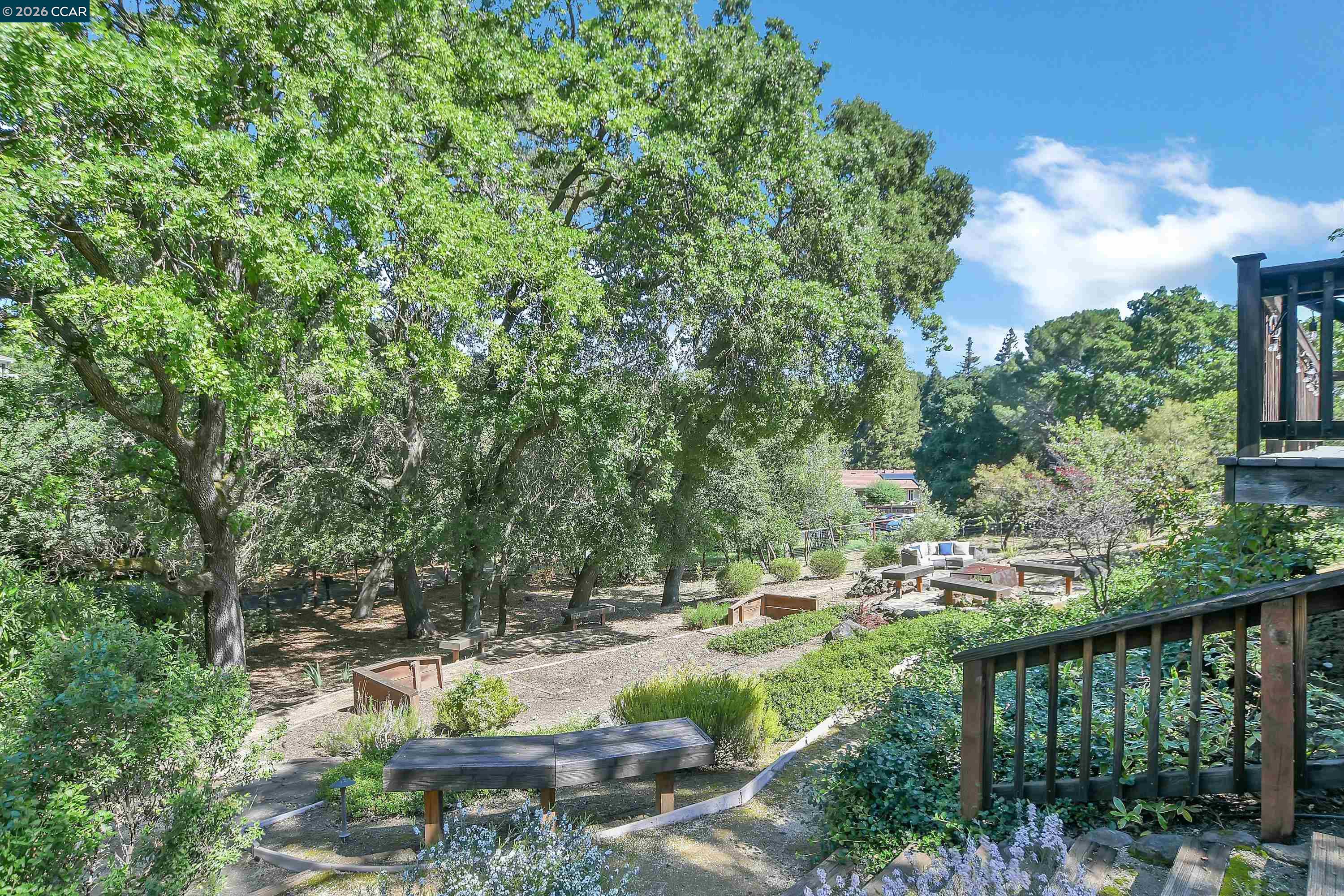 Detail Gallery Image 32 of 59 For 975 Calle Verde, Martinez,  CA 94553 - 4 Beds | 2/1 Baths