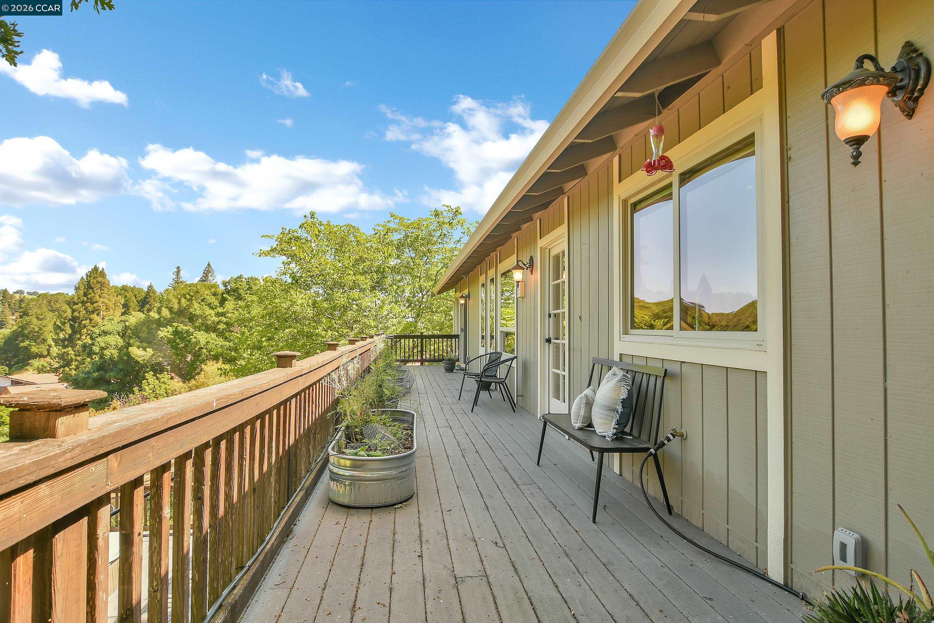 Detail Gallery Image 33 of 59 For 975 Calle Verde, Martinez,  CA 94553 - 4 Beds | 2/1 Baths