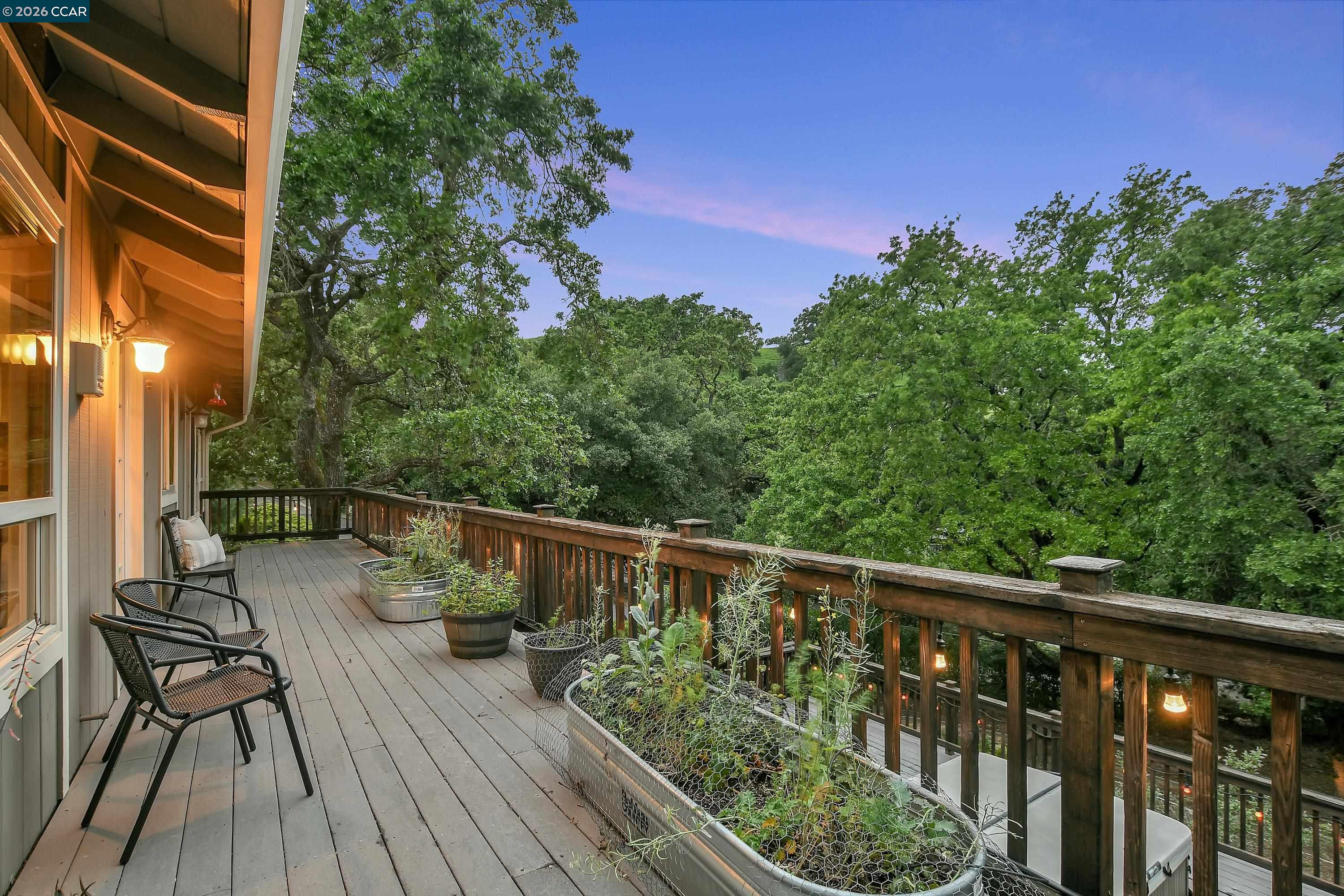 Detail Gallery Image 34 of 59 For 975 Calle Verde, Martinez,  CA 94553 - 4 Beds | 2/1 Baths