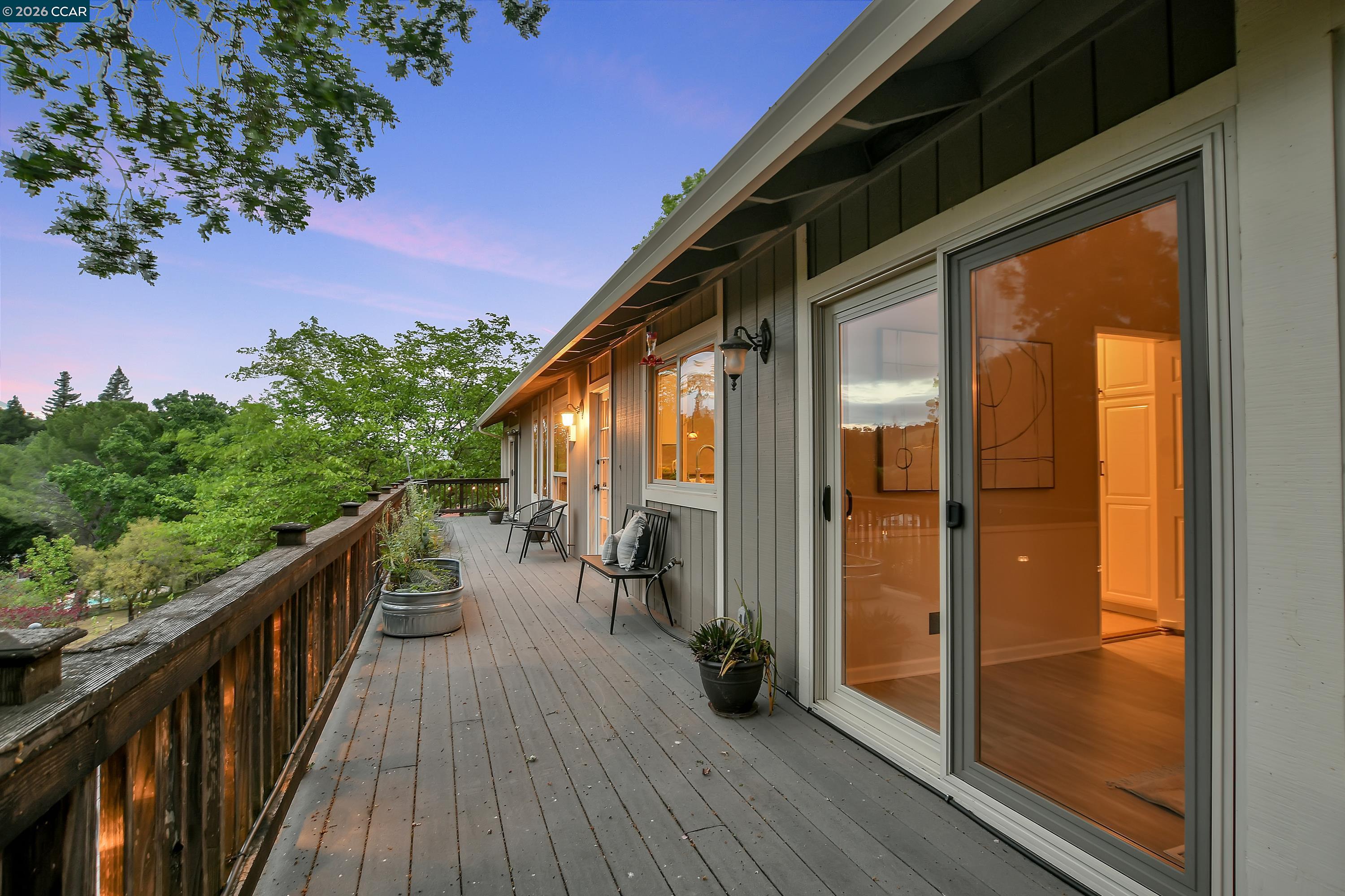 Detail Gallery Image 35 of 59 For 975 Calle Verde, Martinez,  CA 94553 - 4 Beds | 2/1 Baths