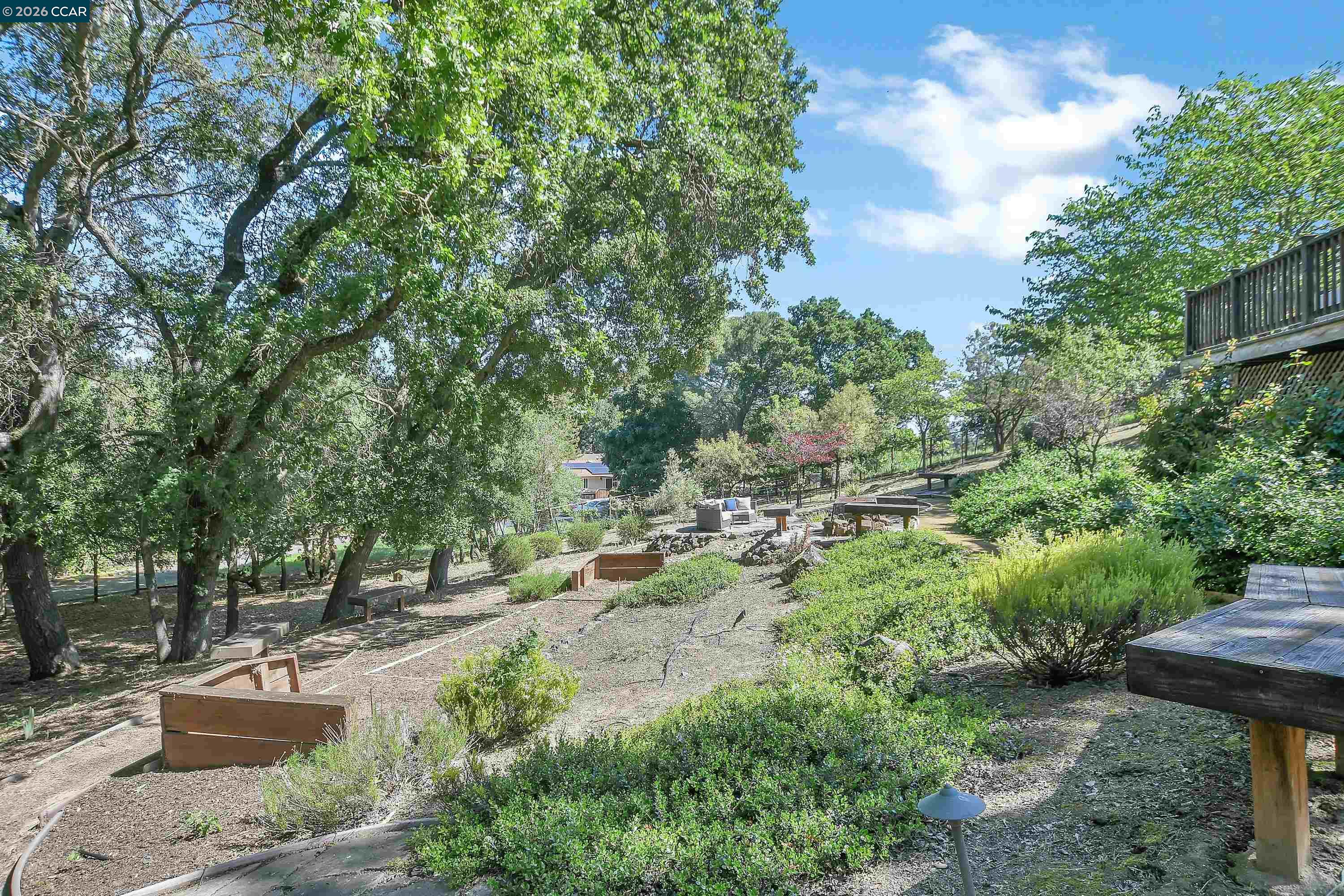 Detail Gallery Image 41 of 59 For 975 Calle Verde, Martinez,  CA 94553 - 4 Beds | 2/1 Baths