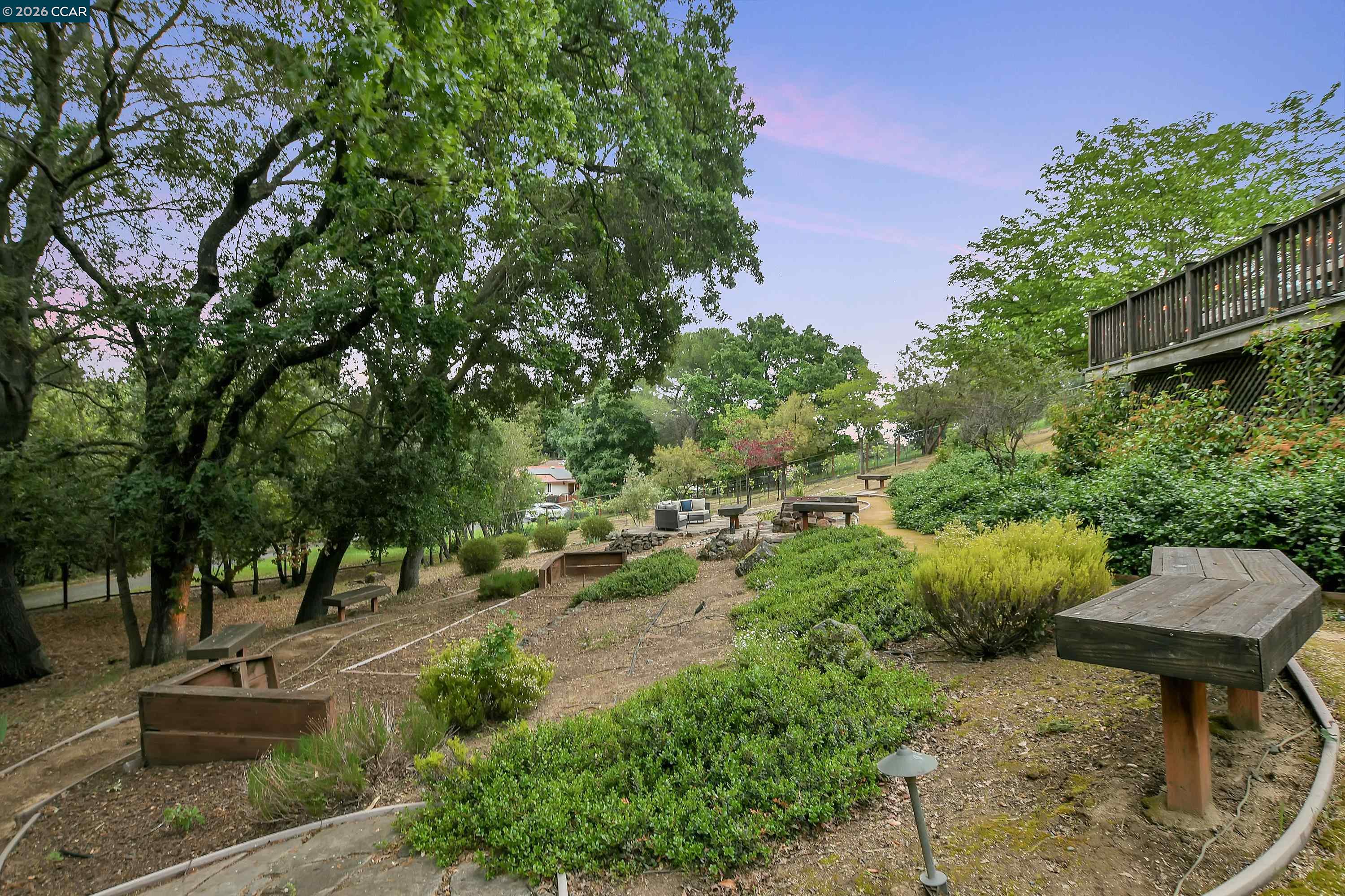 Detail Gallery Image 42 of 59 For 975 Calle Verde, Martinez,  CA 94553 - 4 Beds | 2/1 Baths