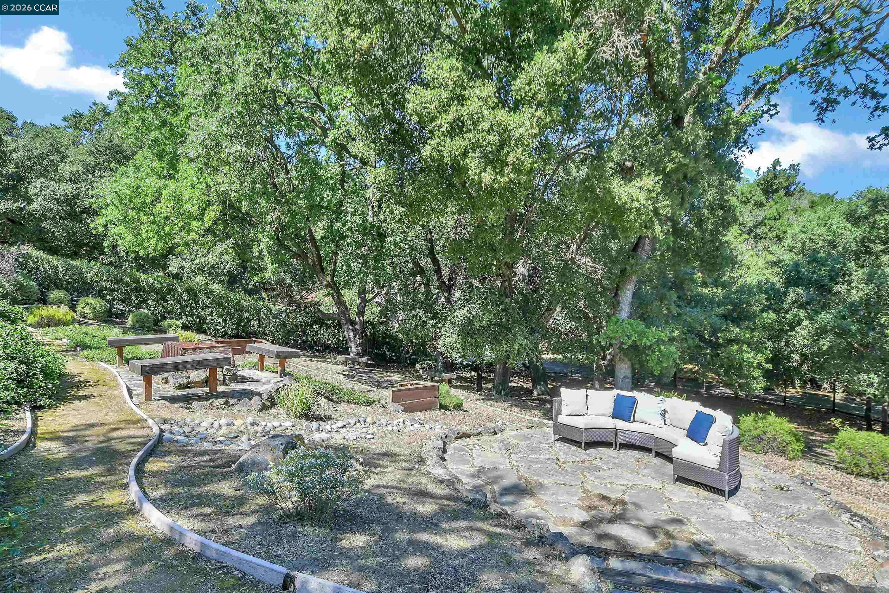 Detail Gallery Image 45 of 59 For 975 Calle Verde, Martinez,  CA 94553 - 4 Beds | 2/1 Baths