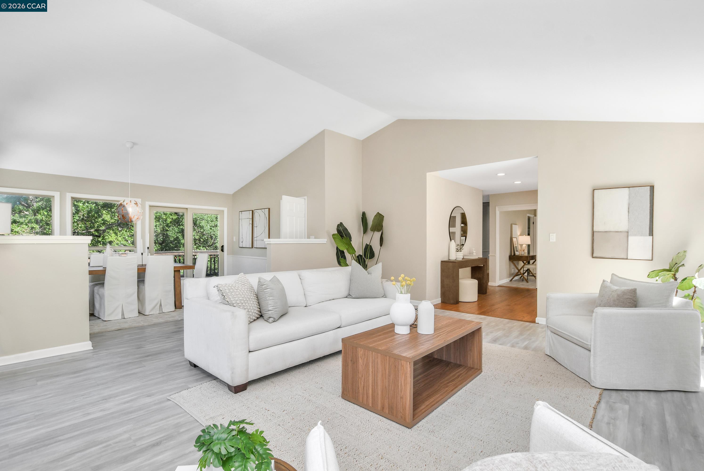 Detail Gallery Image 9 of 59 For 975 Calle Verde, Martinez,  CA 94553 - 4 Beds | 2/1 Baths