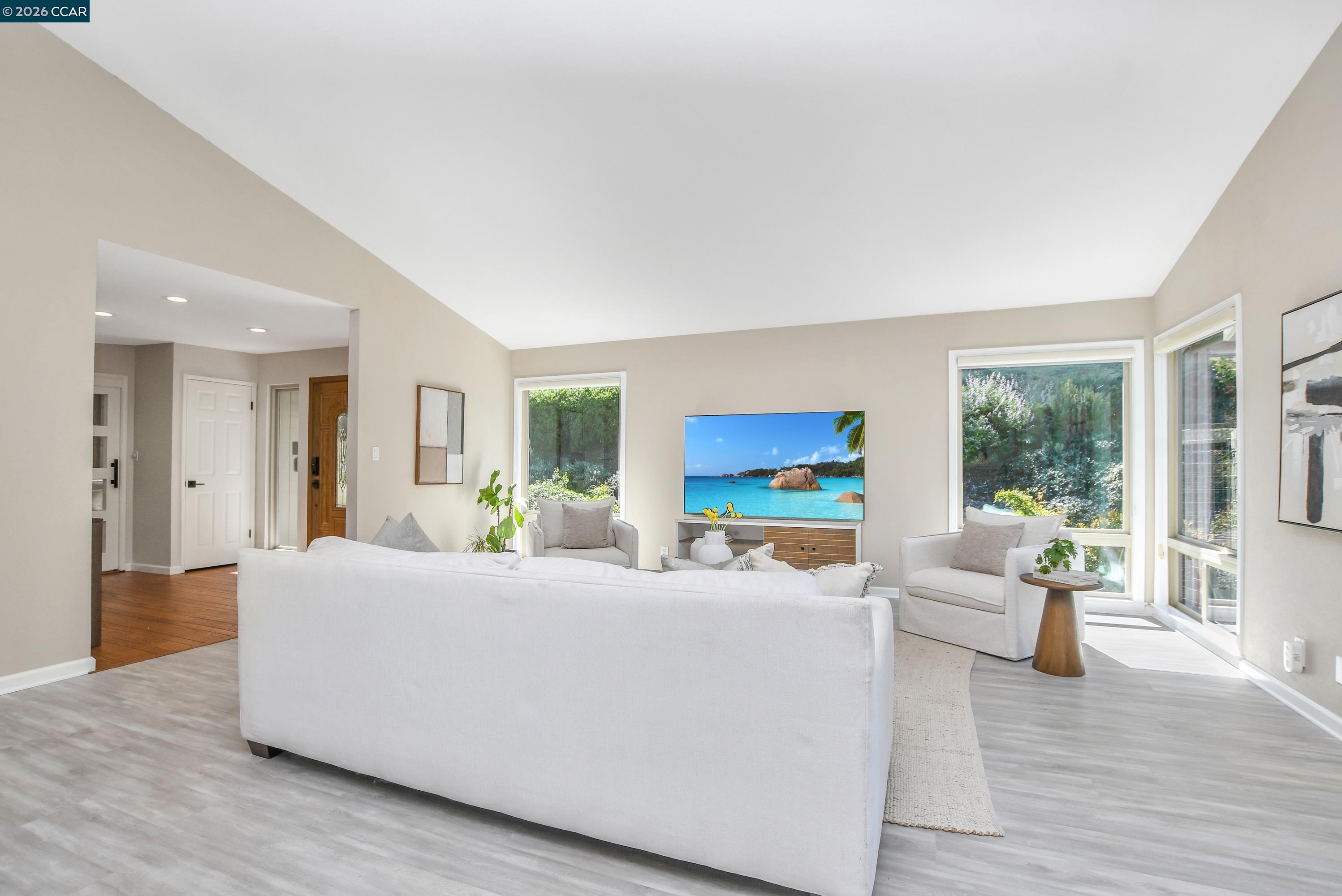 Detail Gallery Image 10 of 59 For 975 Calle Verde, Martinez,  CA 94553 - 4 Beds | 2/1 Baths