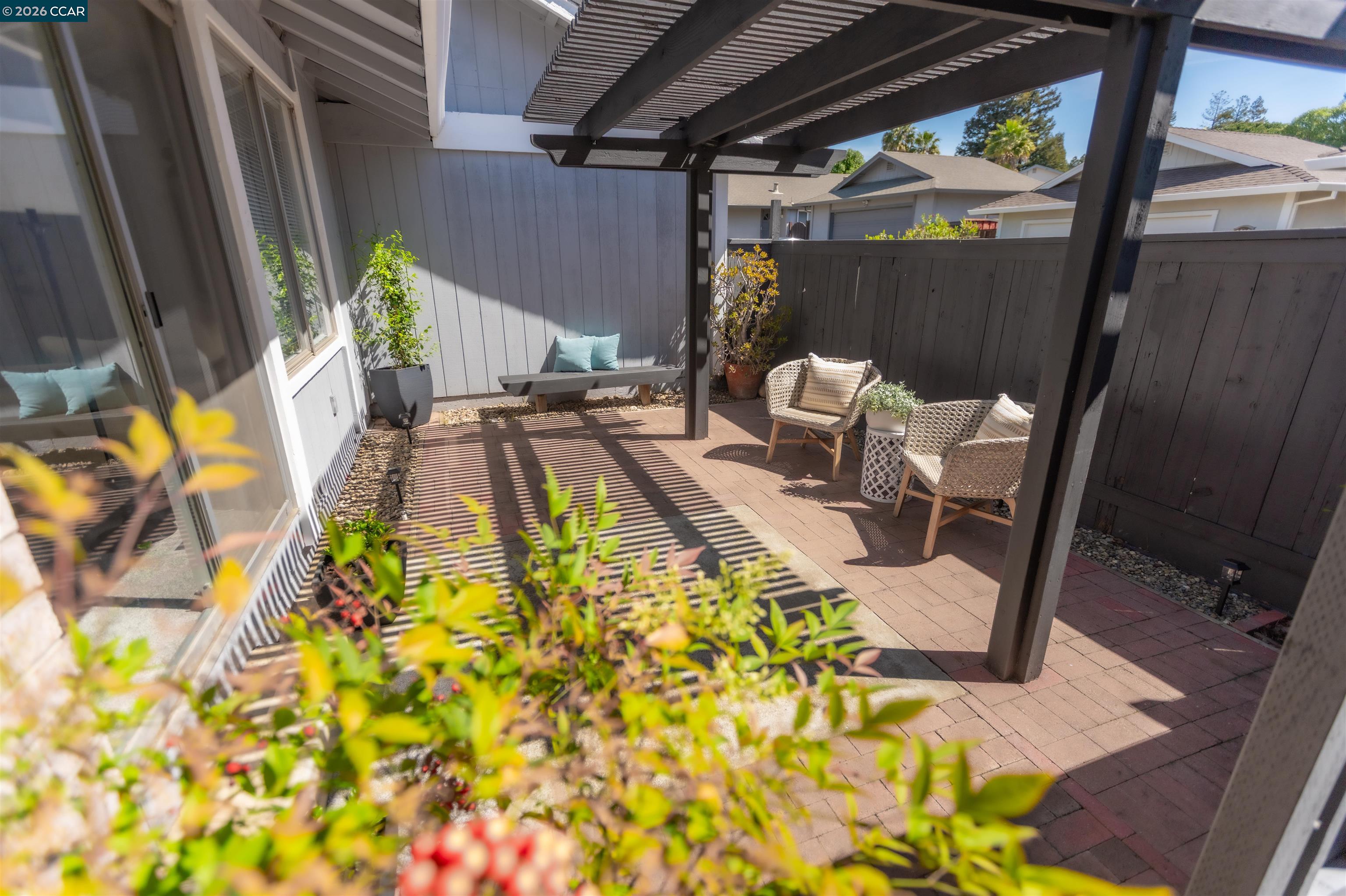 Detail Gallery Image 4 of 43 For 5581 Gonzalez Ct, Concord,  CA 94521 - 3 Beds | 2 Baths