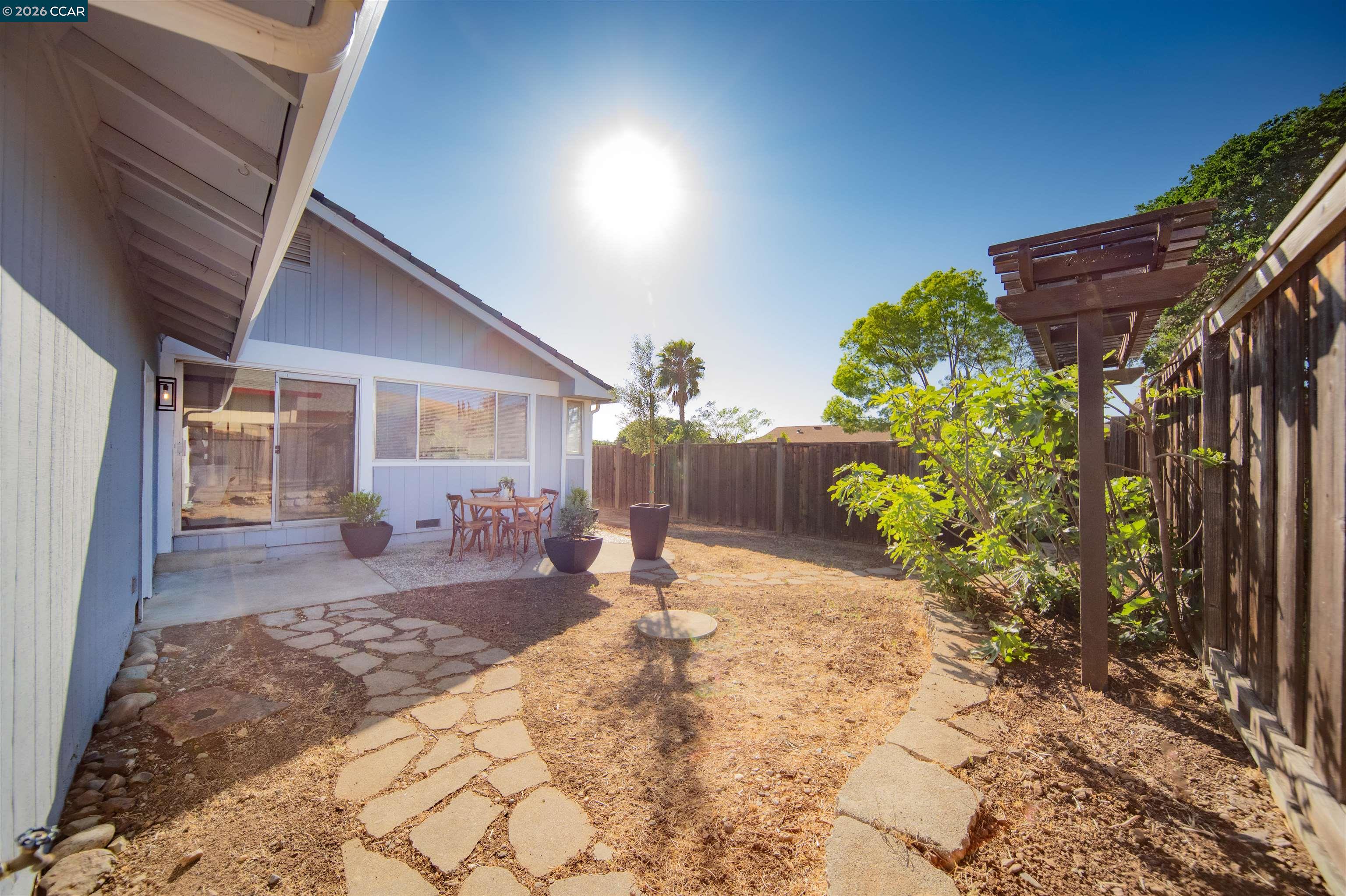 Detail Gallery Image 38 of 43 For 5581 Gonzalez Ct, Concord,  CA 94521 - 3 Beds | 2 Baths