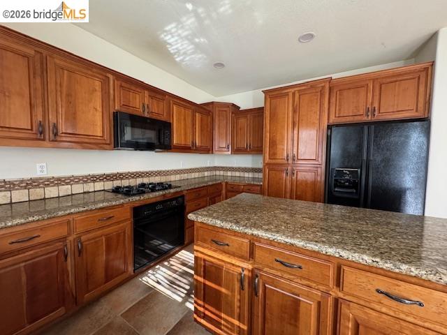 Detail Gallery Image 7 of 30 For 4053 Galenez Way, Antioch,  CA 94531 - 5 Beds | 2/1 Baths