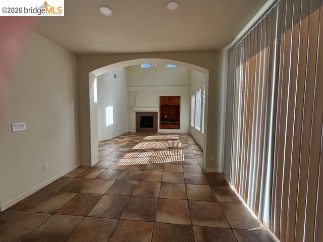 Detail Gallery Image 8 of 30 For 4053 Galenez Way, Antioch,  CA 94531 - 5 Beds | 2/1 Baths