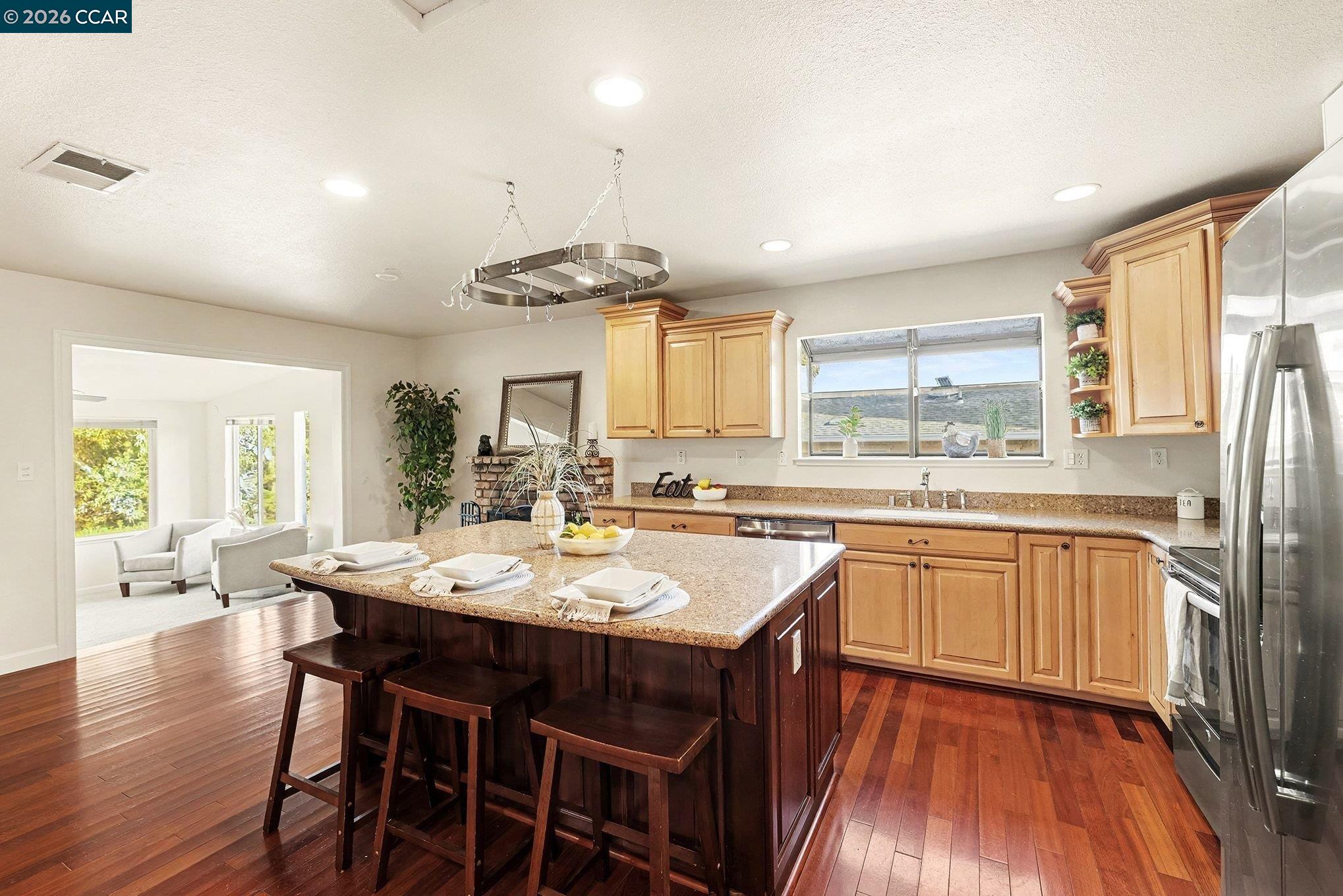 837 Marie Ave, Martinez CA 94553 — photo 2