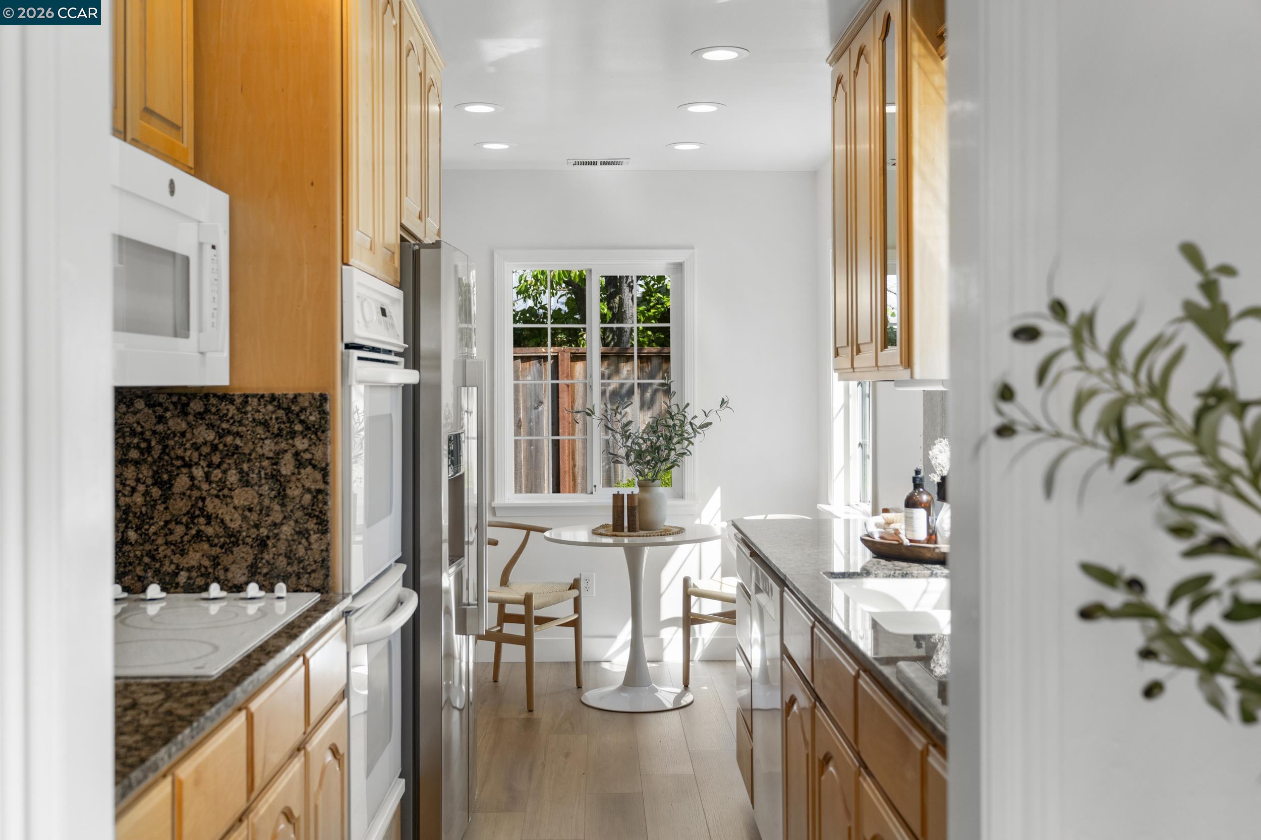 Detail Gallery Image 13 of 36 For 419 Derby Ct, Pleasant Hill,  CA 94523 - 3 Beds | 2 Baths