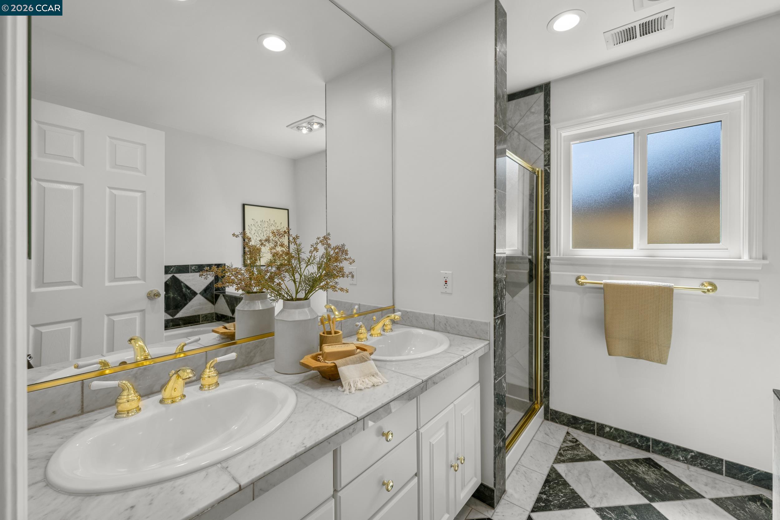 Detail Gallery Image 21 of 36 For 419 Derby Ct, Pleasant Hill,  CA 94523 - 3 Beds | 2 Baths