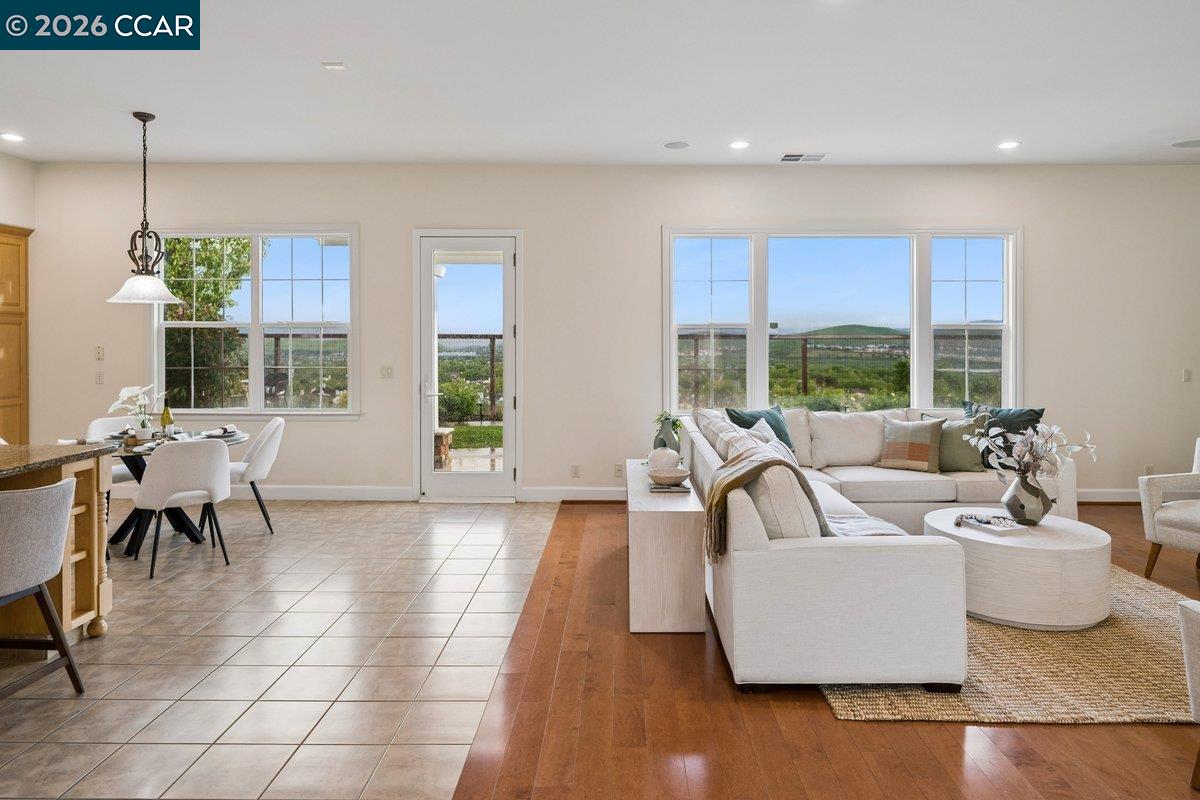 2048 Feathermint Dr, San Ramon, CA, 94582