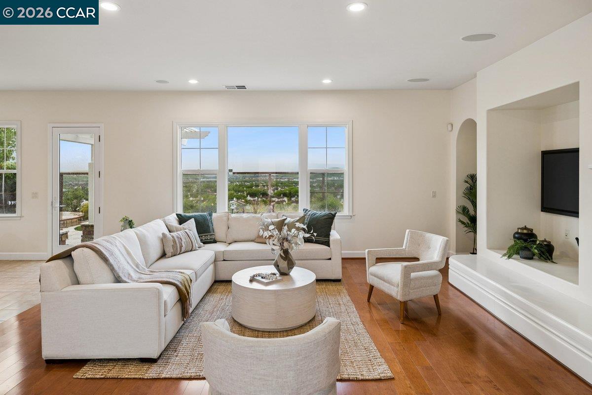 2048 Feathermint Dr, San Ramon, CA, 94582