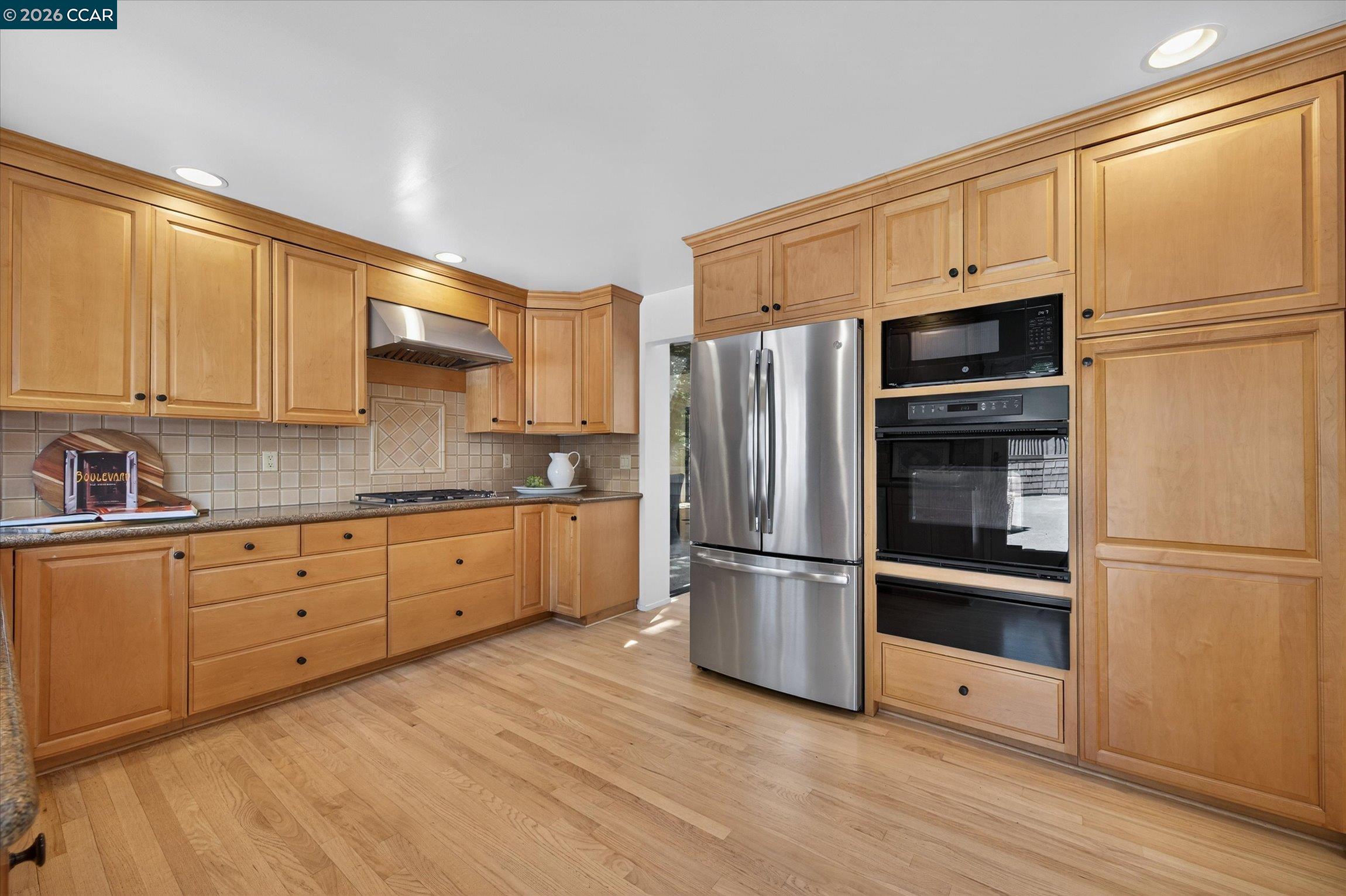 Detail Gallery Image 15 of 36 For 224 the Knoll, Orinda,  CA 94563 - 3 Beds | 2/1 Baths