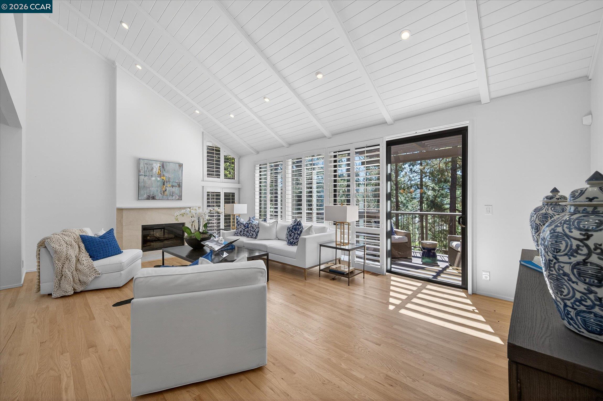 Detail Gallery Image 3 of 36 For 224 the Knoll, Orinda,  CA 94563 - 3 Beds | 2/1 Baths