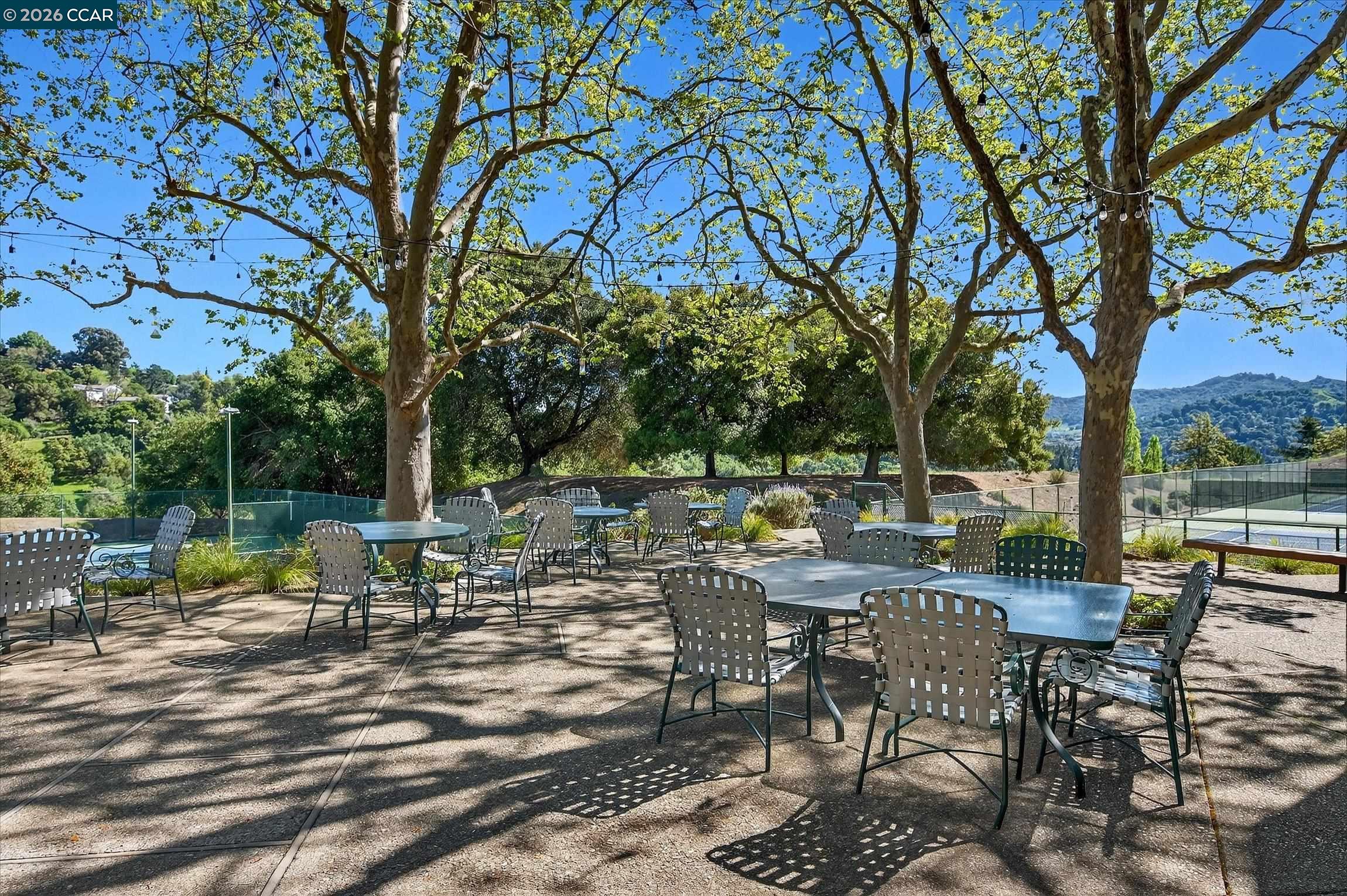 Detail Gallery Image 33 of 36 For 224 the Knoll, Orinda,  CA 94563 - 3 Beds | 2/1 Baths