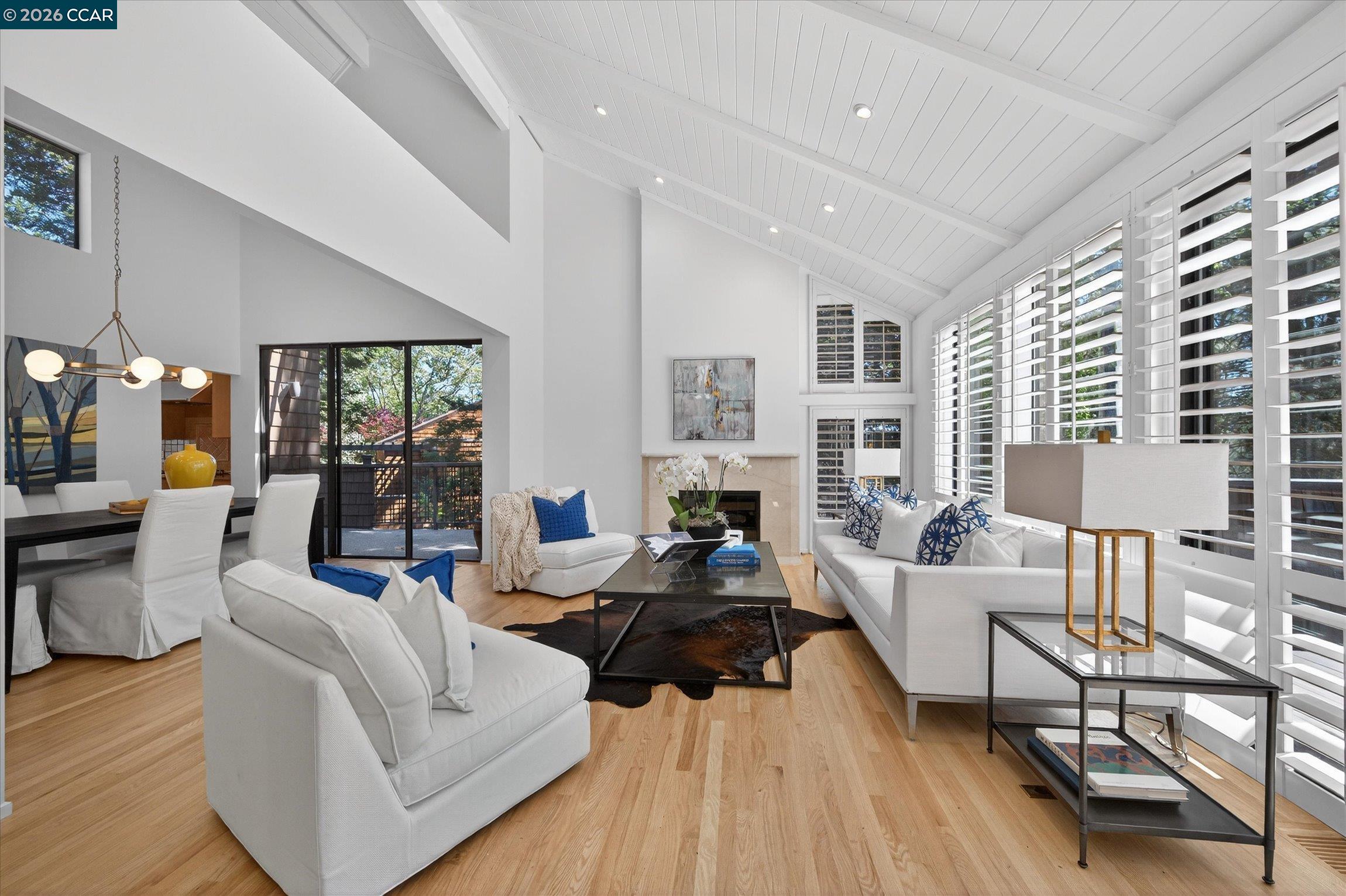 Detail Gallery Image 5 of 36 For 224 the Knoll, Orinda,  CA 94563 - 3 Beds | 2/1 Baths