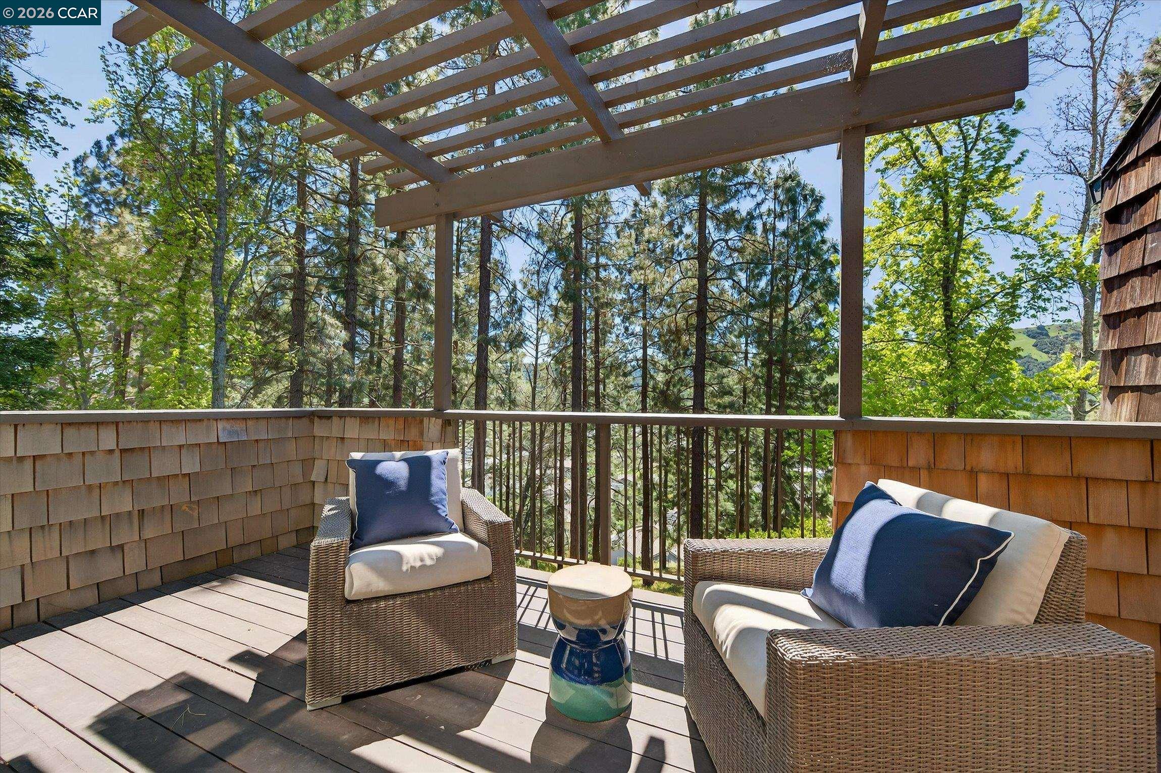 Detail Gallery Image 6 of 36 For 224 the Knoll, Orinda,  CA 94563 - 3 Beds | 2/1 Baths