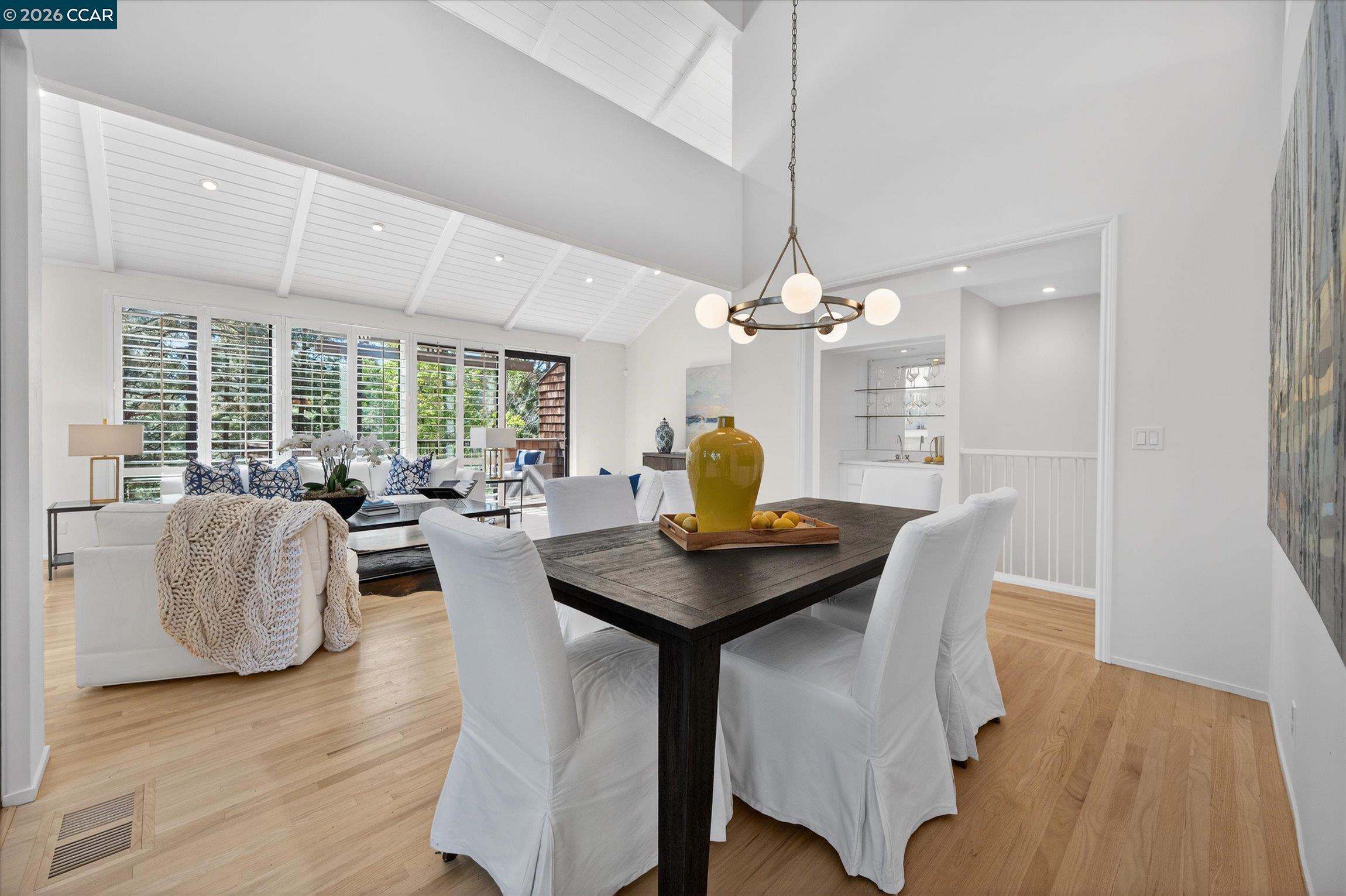 Detail Gallery Image 7 of 36 For 224 the Knoll, Orinda,  CA 94563 - 3 Beds | 2/1 Baths