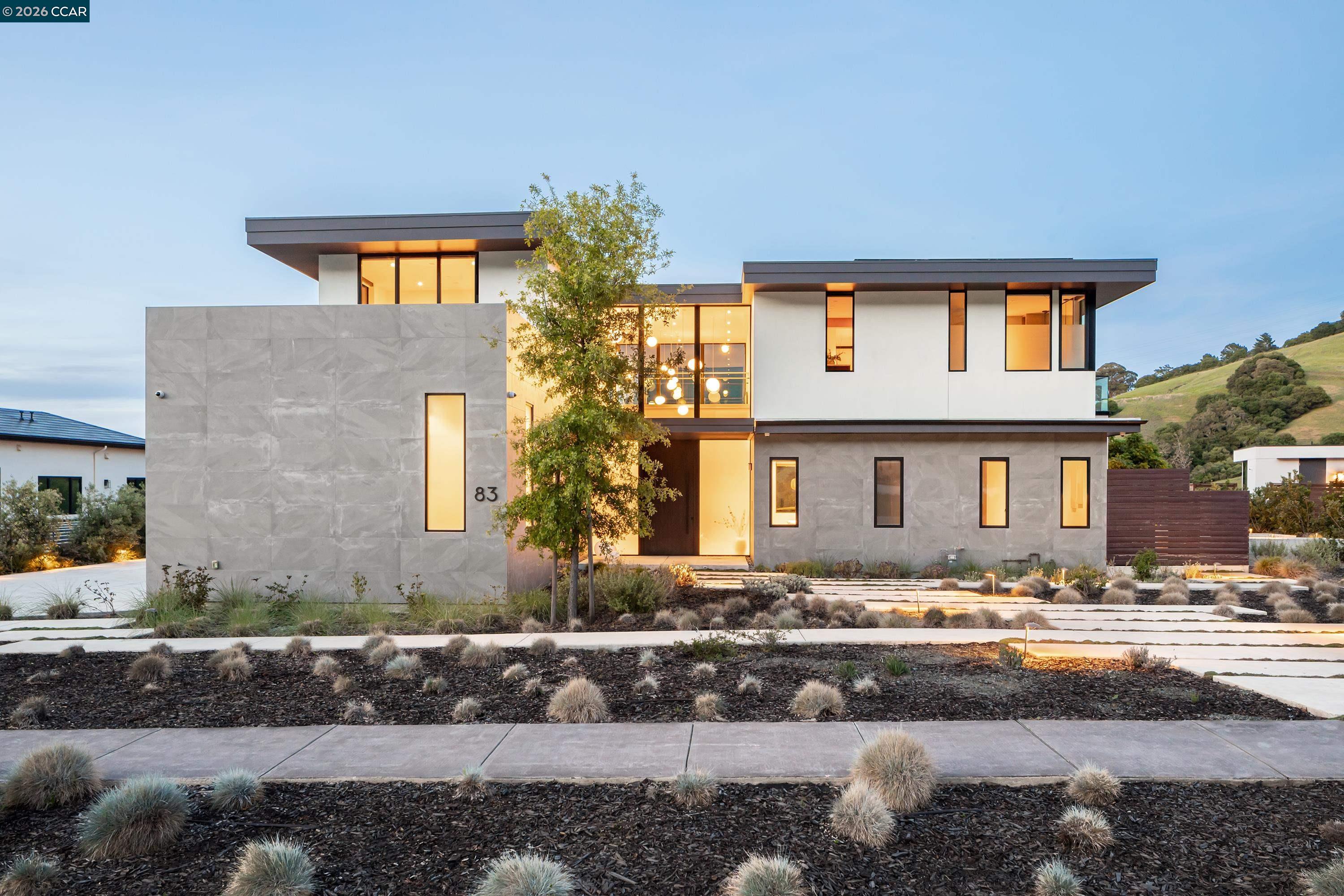 Detail Gallery Image 2 of 42 For 83 Dairy Creek Ln, Orinda,  CA 94563 - 4 Beds | 4/1 Baths