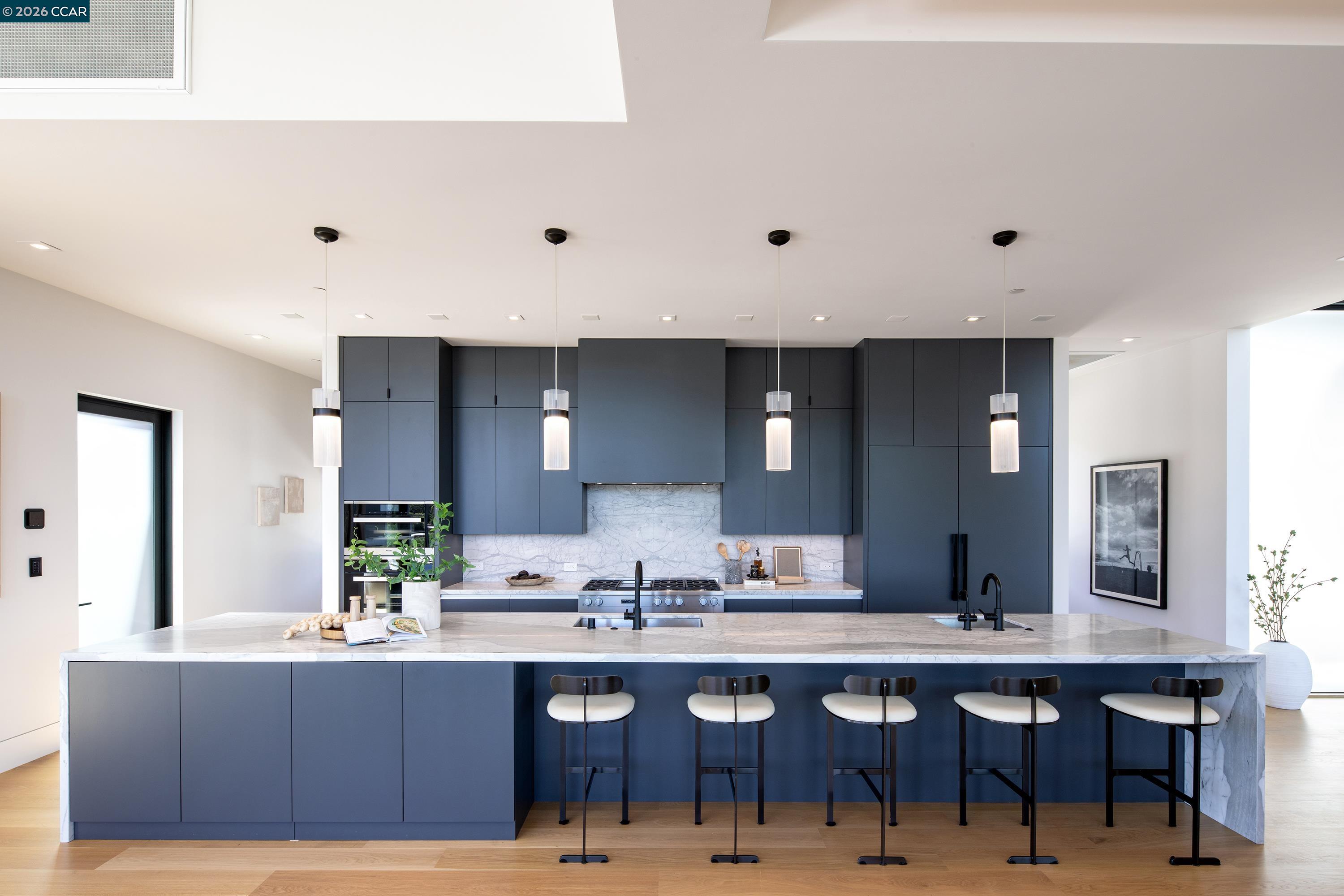 Detail Gallery Image 11 of 42 For 83 Dairy Creek Ln, Orinda,  CA 94563 - 4 Beds | 4/1 Baths