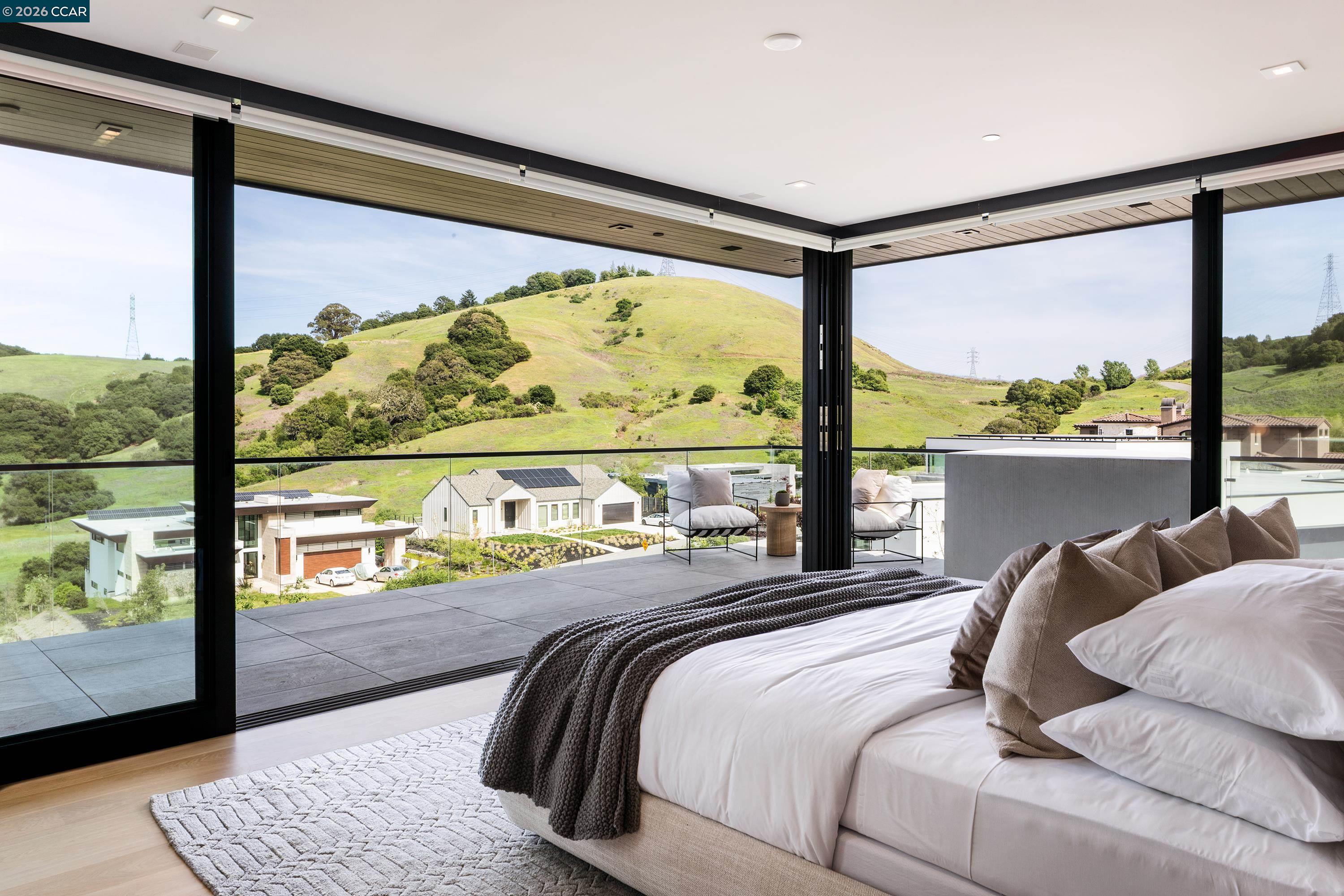 Detail Gallery Image 23 of 42 For 83 Dairy Creek Ln, Orinda,  CA 94563 - 4 Beds | 4/1 Baths