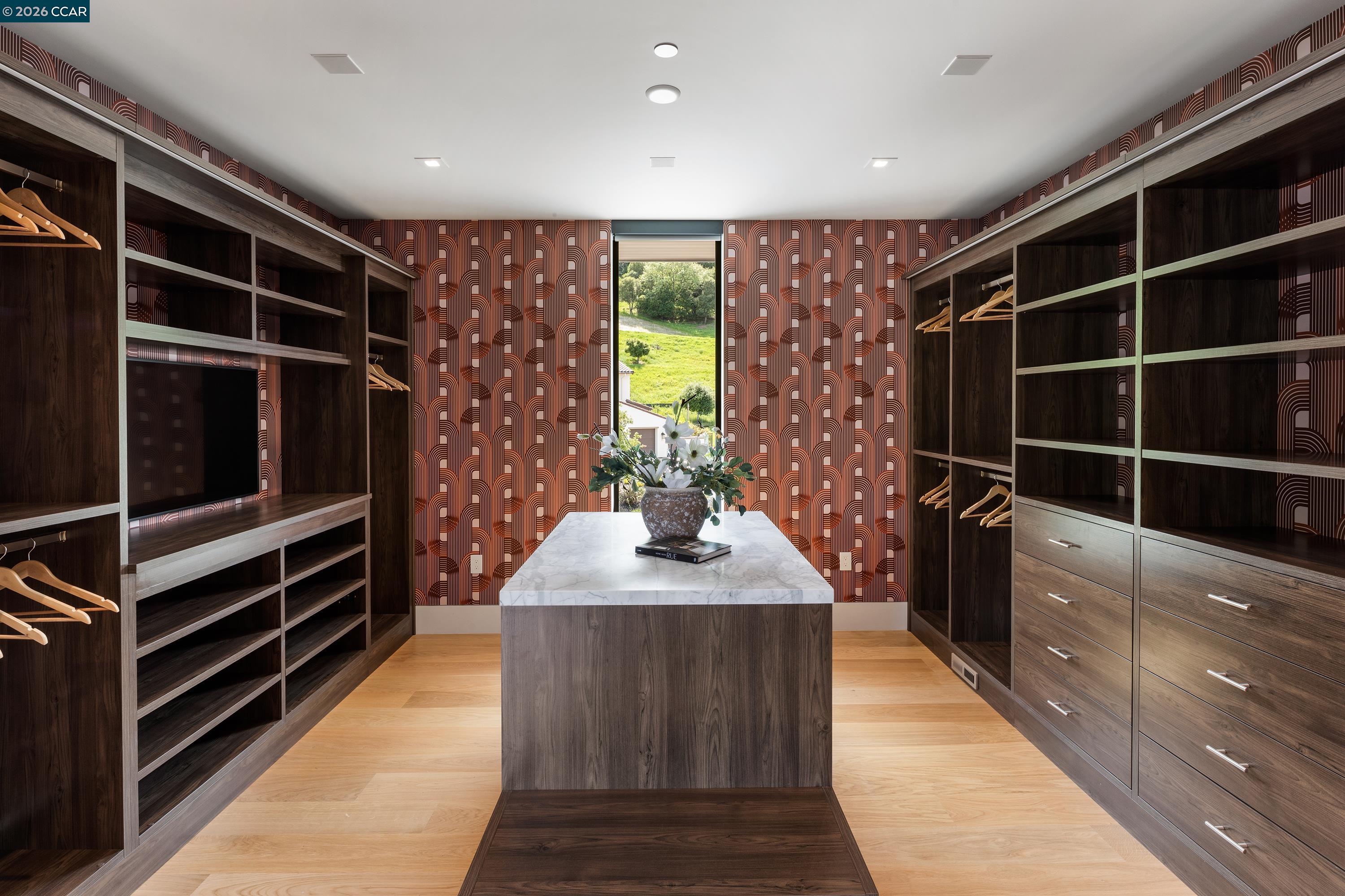 Detail Gallery Image 26 of 42 For 83 Dairy Creek Ln, Orinda,  CA 94563 - 4 Beds | 4/1 Baths