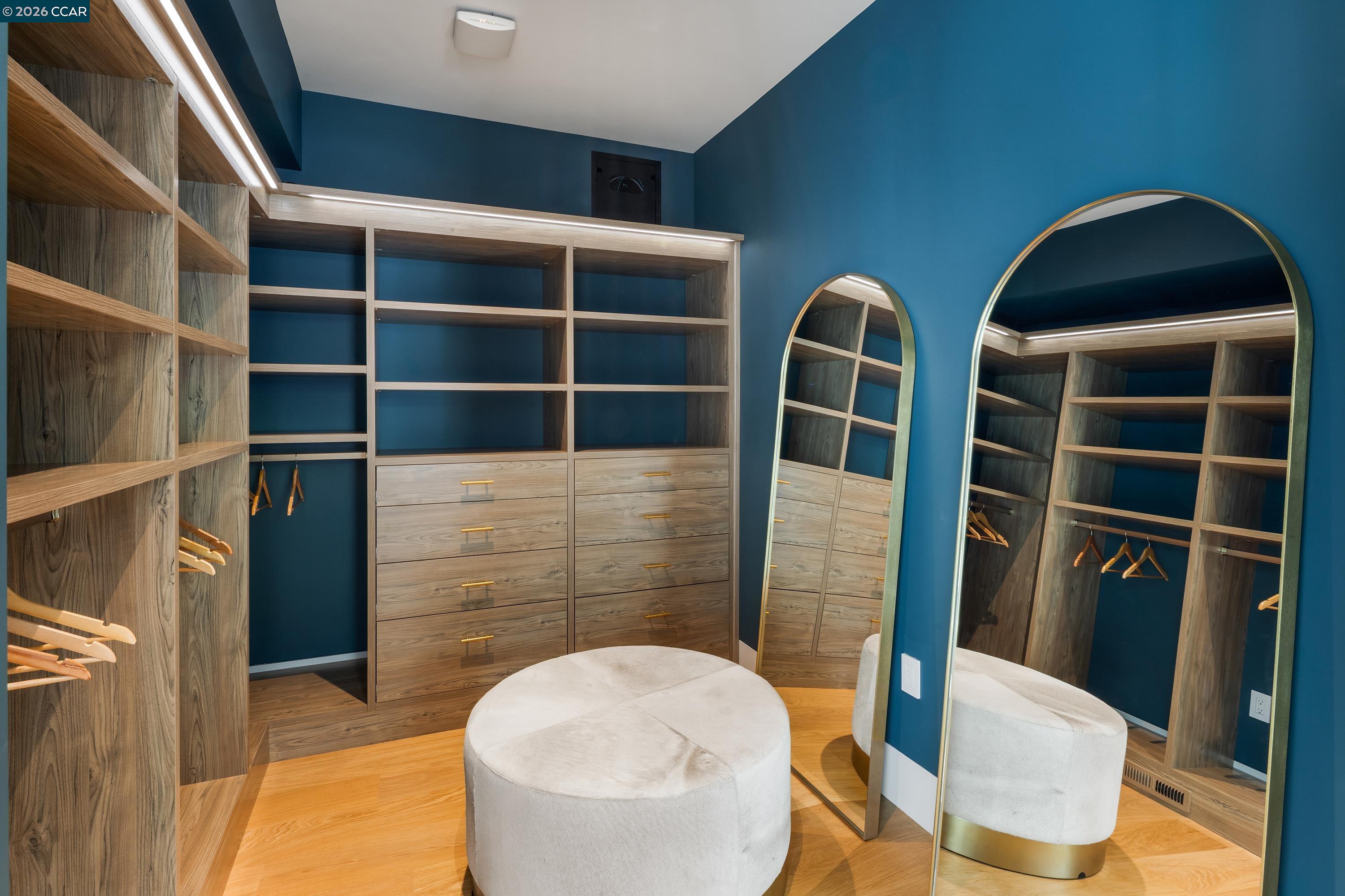 Detail Gallery Image 27 of 42 For 83 Dairy Creek Ln, Orinda,  CA 94563 - 4 Beds | 4/1 Baths