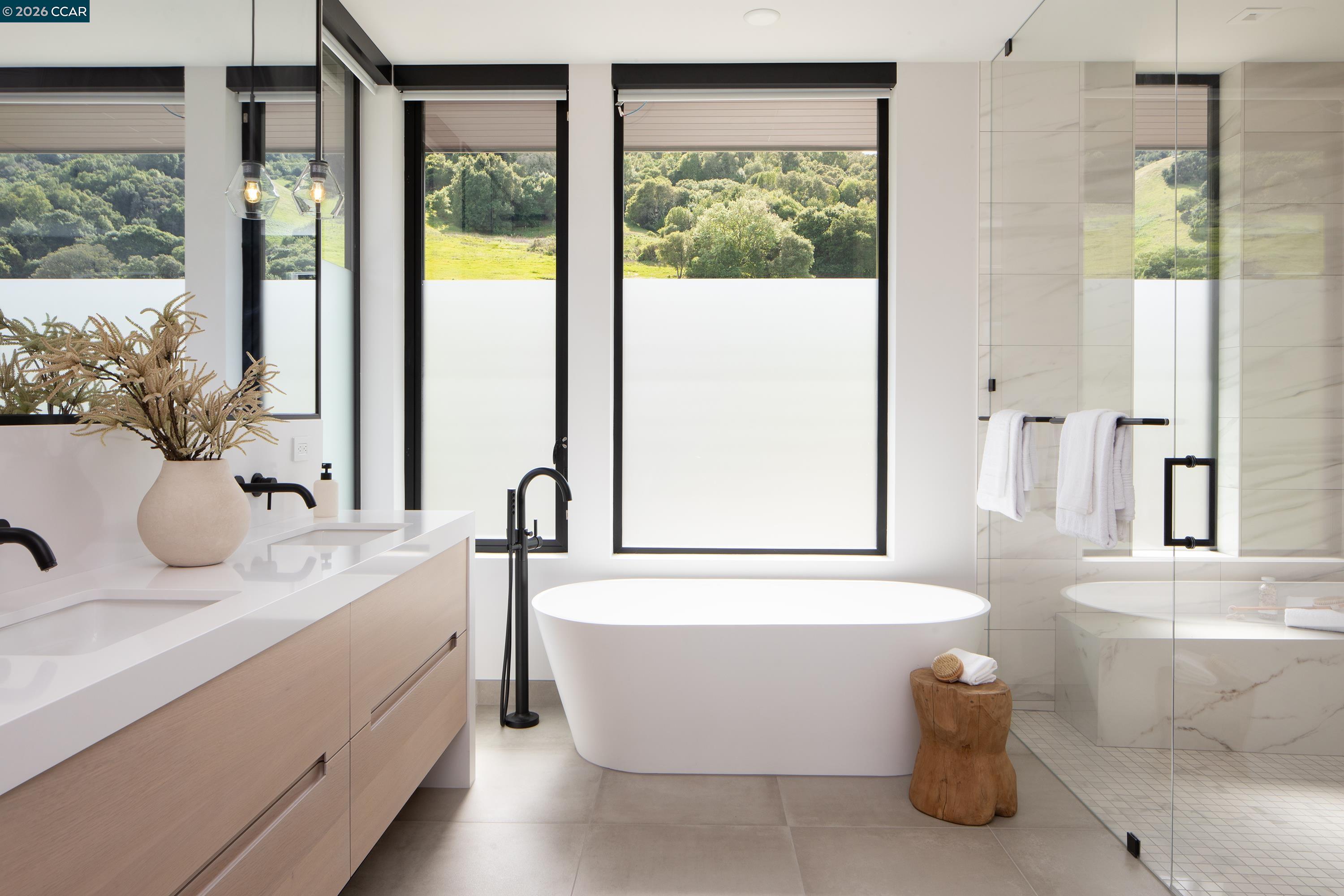 Detail Gallery Image 28 of 42 For 83 Dairy Creek Ln, Orinda,  CA 94563 - 4 Beds | 4/1 Baths