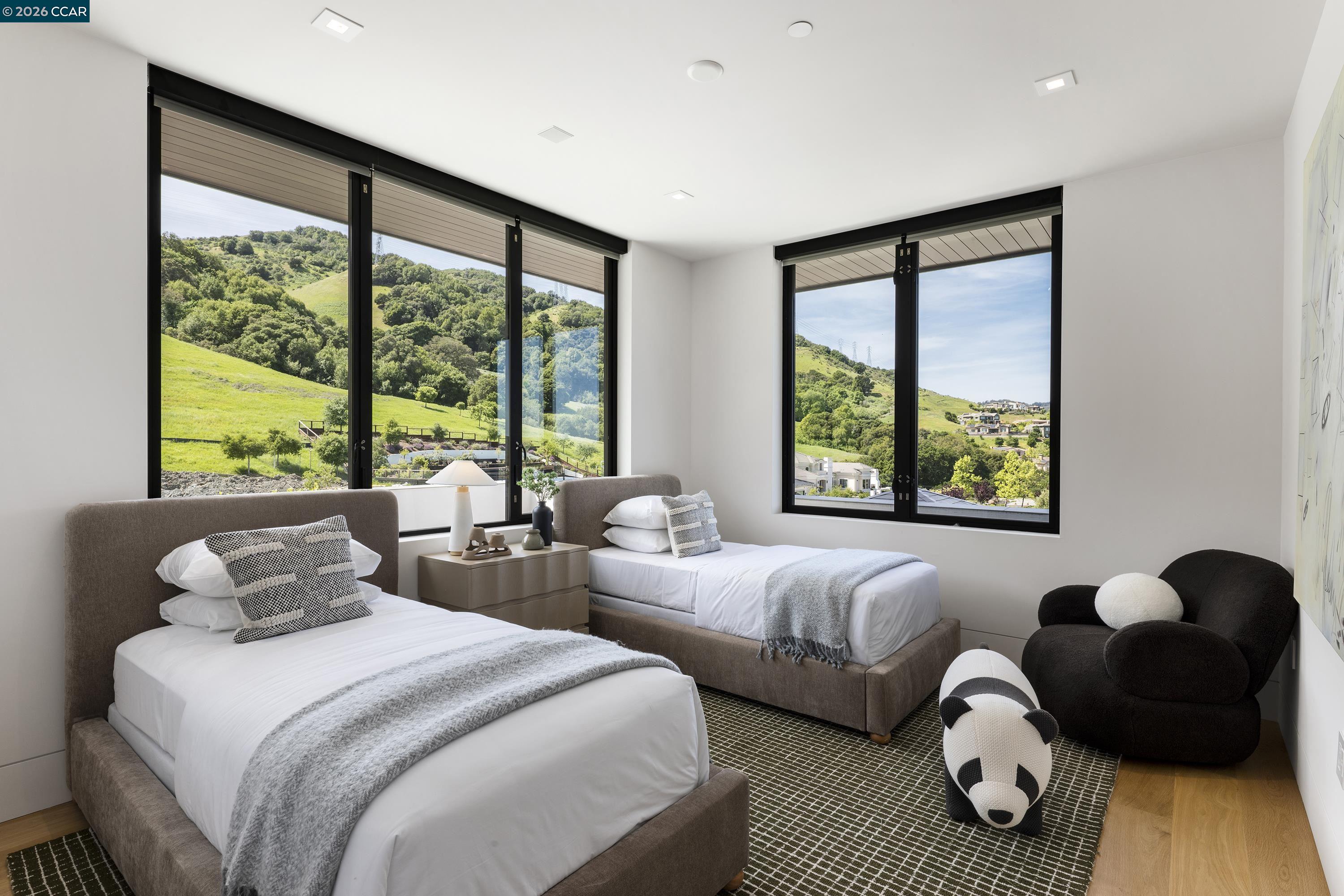 Detail Gallery Image 31 of 42 For 83 Dairy Creek Ln, Orinda,  CA 94563 - 4 Beds | 4/1 Baths