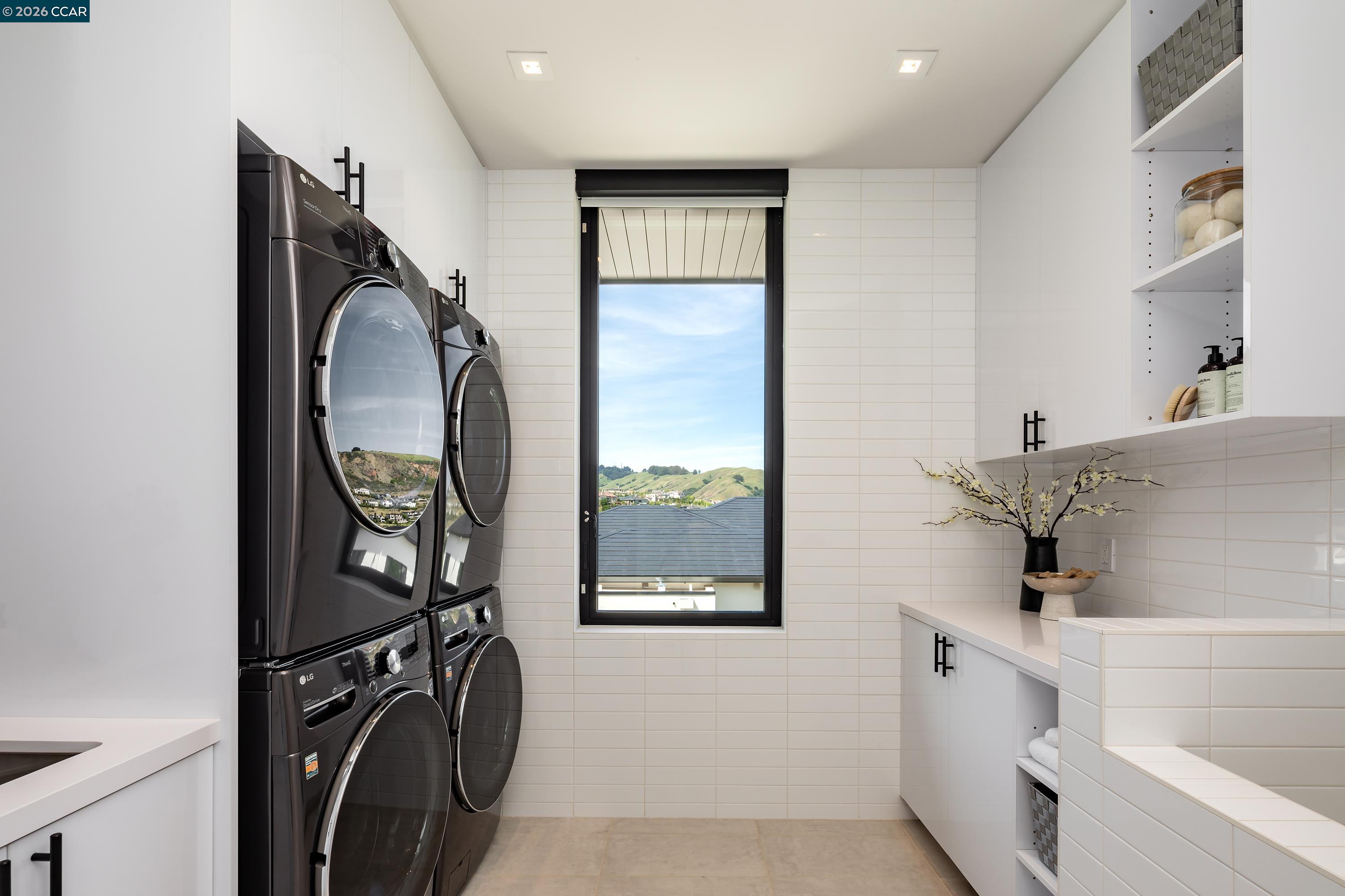 Detail Gallery Image 32 of 42 For 83 Dairy Creek Ln, Orinda,  CA 94563 - 4 Beds | 4/1 Baths