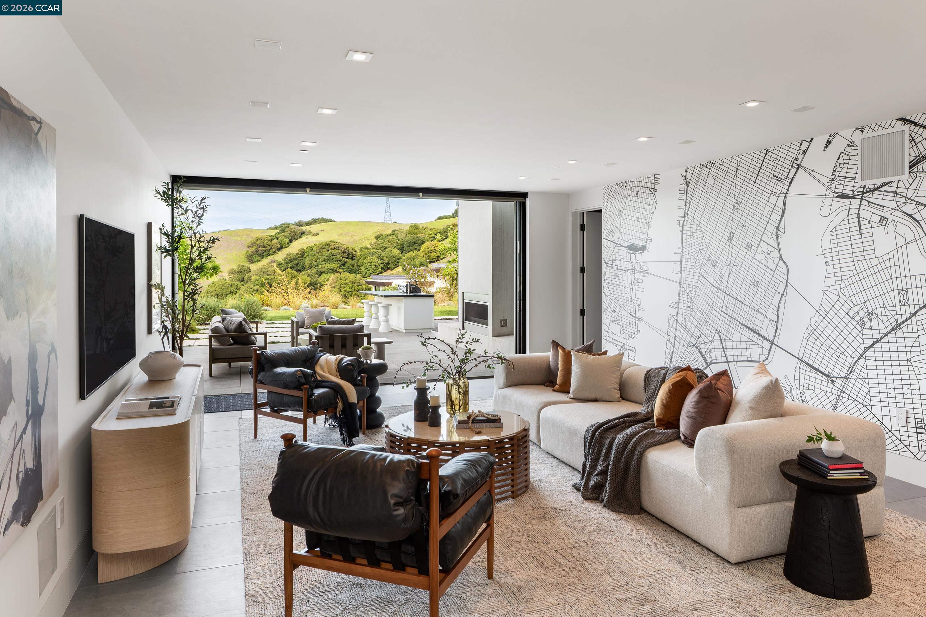 Detail Gallery Image 34 of 42 For 83 Dairy Creek Ln, Orinda,  CA 94563 - 4 Beds | 4/1 Baths