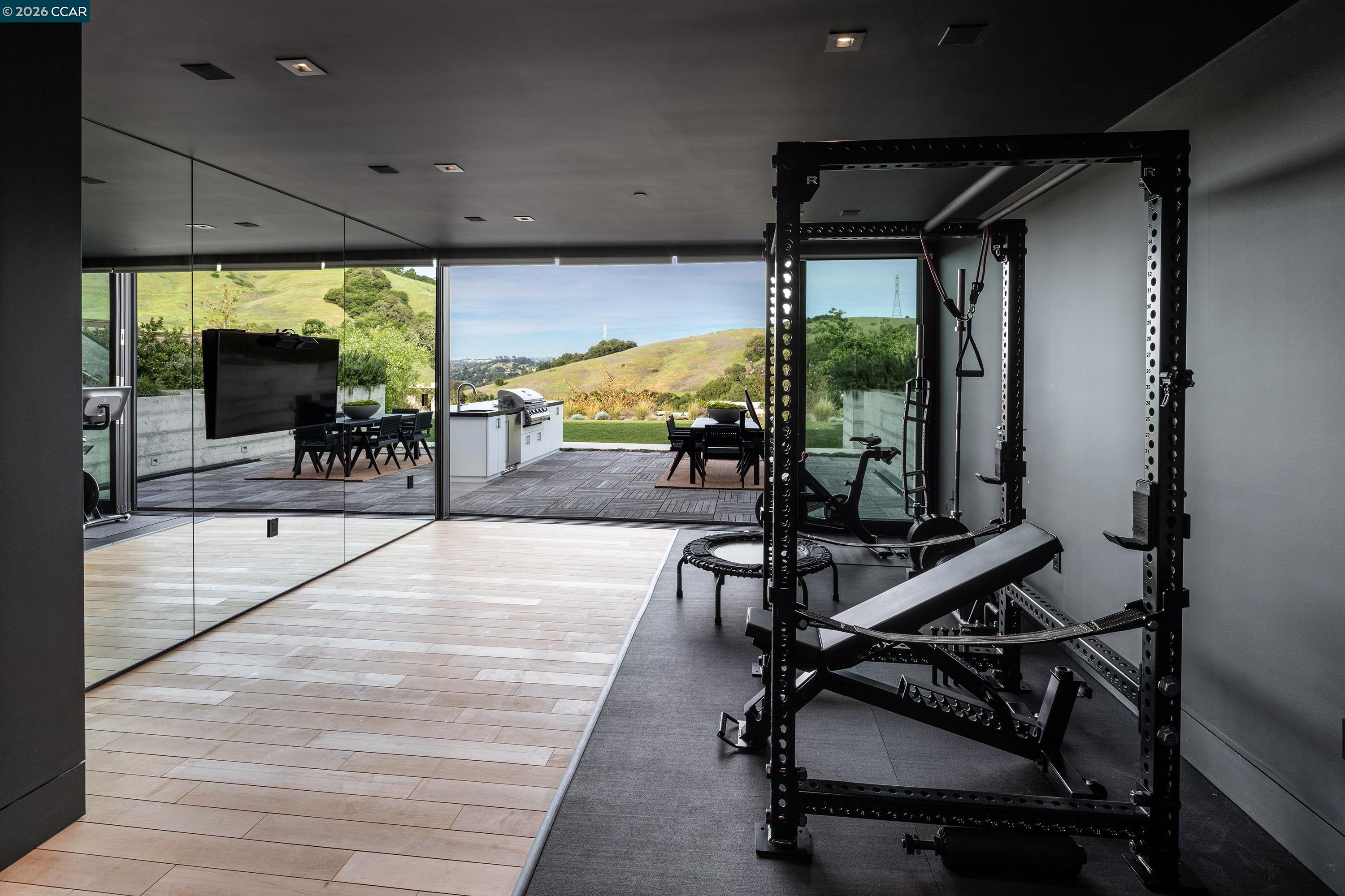 Detail Gallery Image 36 of 42 For 83 Dairy Creek Ln, Orinda,  CA 94563 - 4 Beds | 4/1 Baths