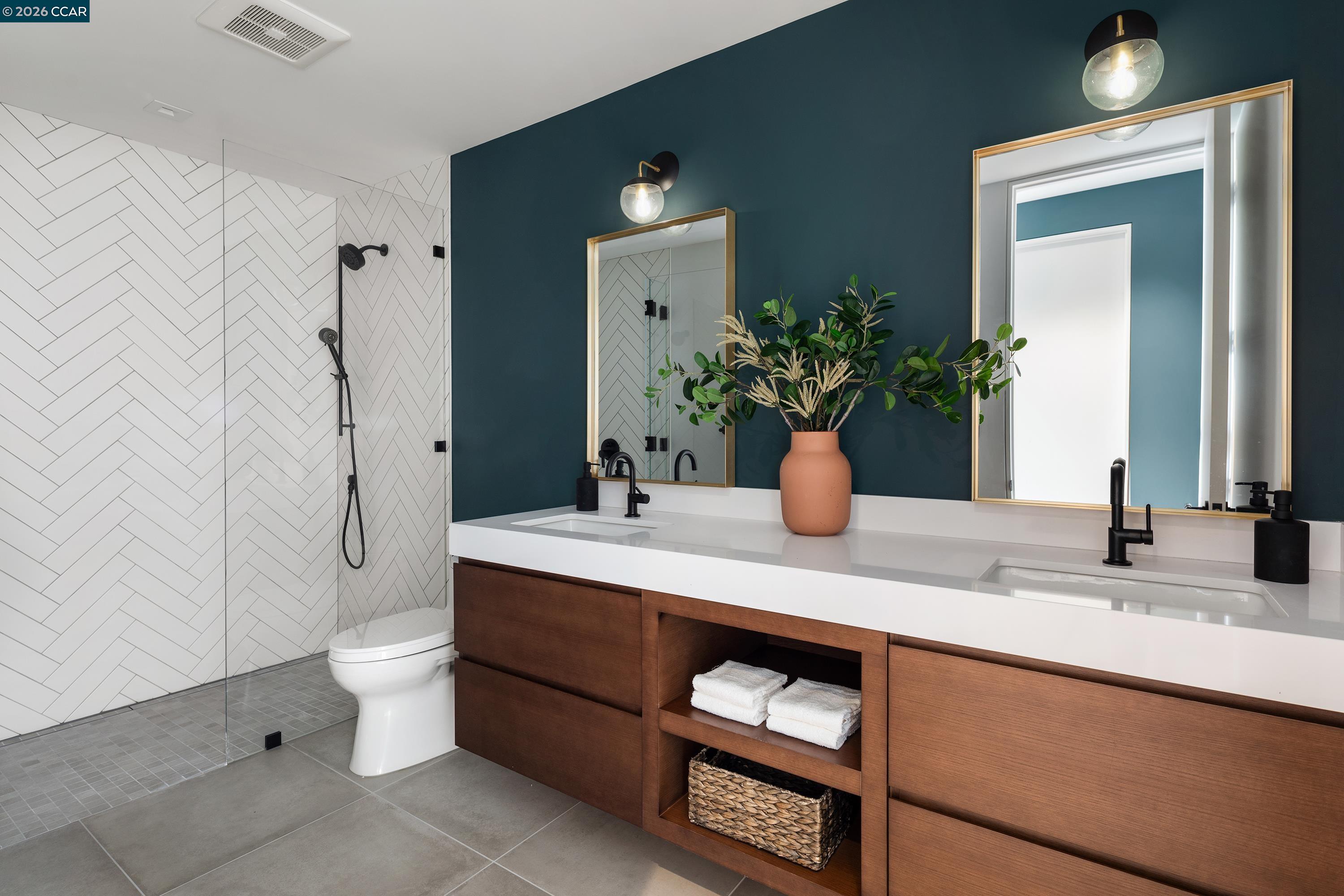 Detail Gallery Image 38 of 42 For 83 Dairy Creek Ln, Orinda,  CA 94563 - 4 Beds | 4/1 Baths