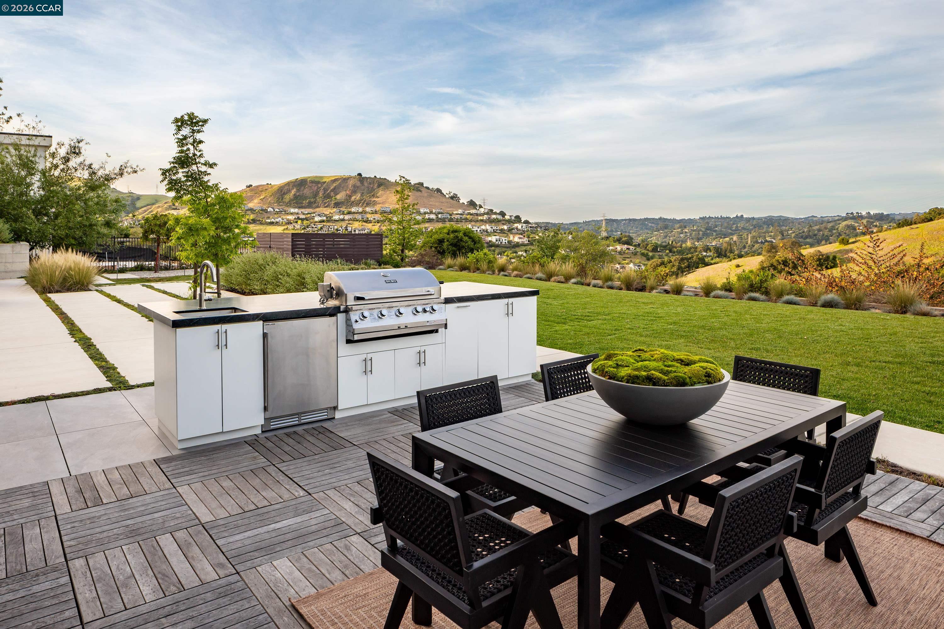 Detail Gallery Image 40 of 42 For 83 Dairy Creek Ln, Orinda,  CA 94563 - 4 Beds | 4/1 Baths