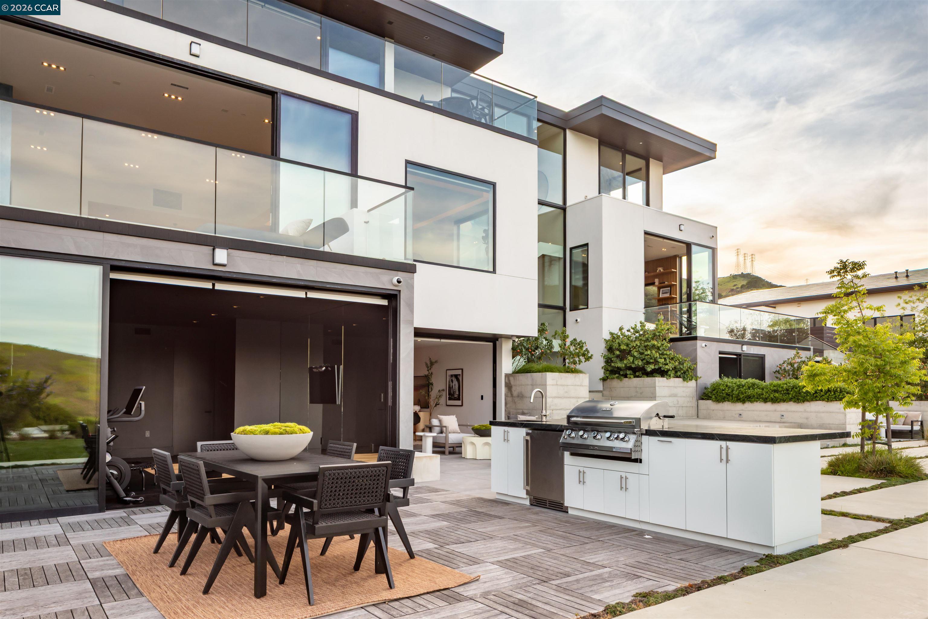 83 Dairy Creek Ln, Orinda, CA, 94563