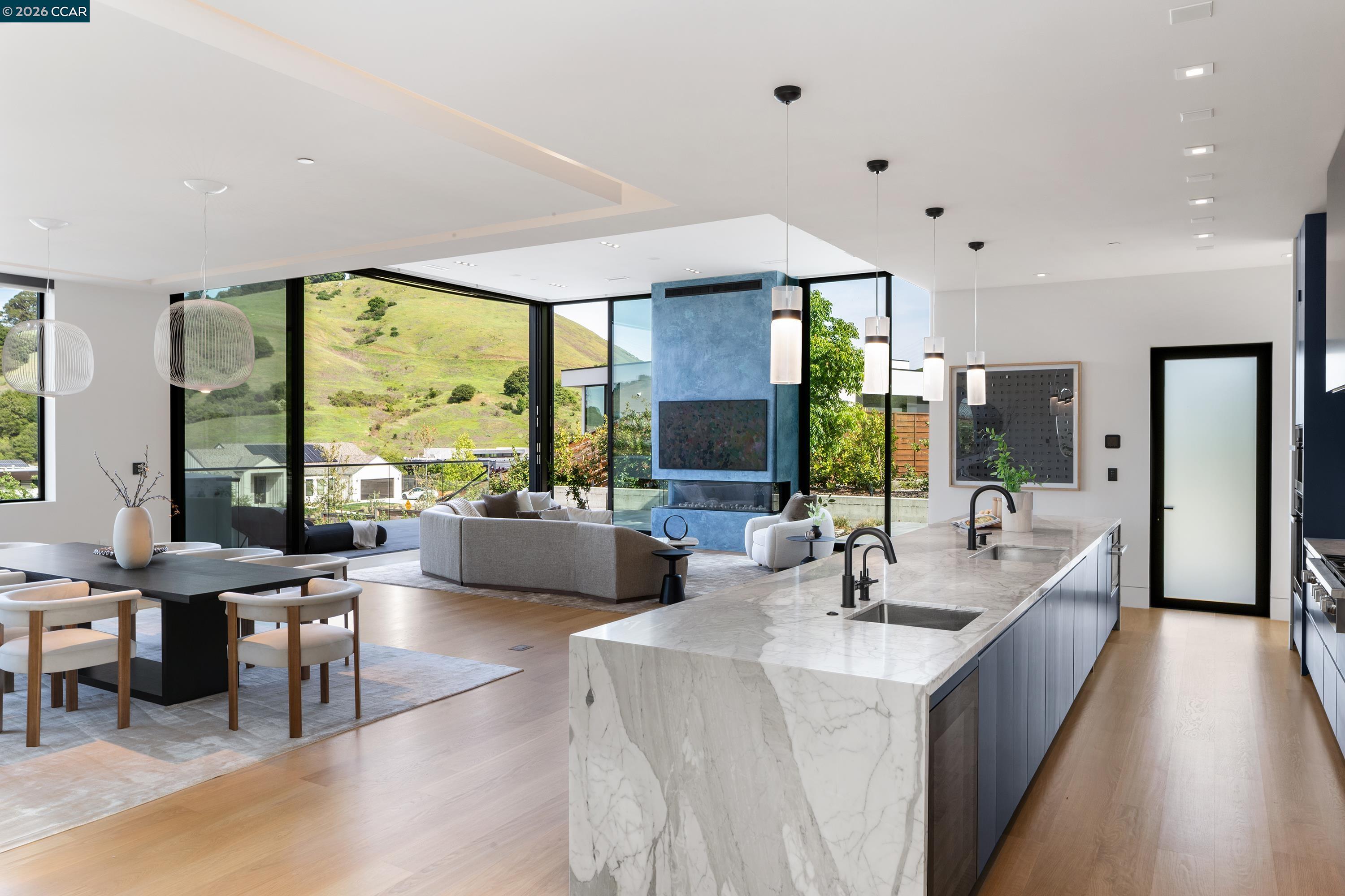 Detail Gallery Image 8 of 42 For 83 Dairy Creek Ln, Orinda,  CA 94563 - 4 Beds | 4/1 Baths