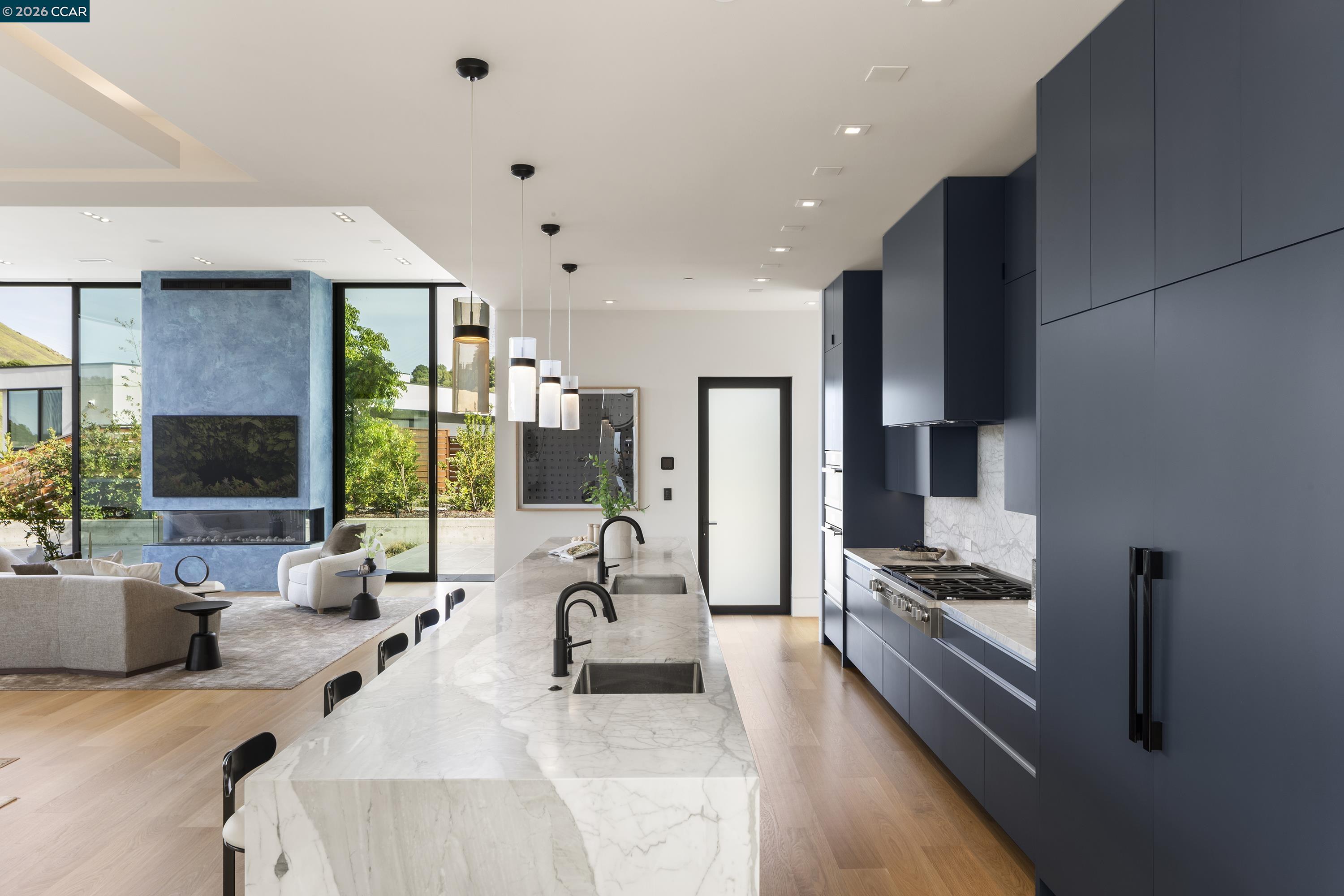 Detail Gallery Image 9 of 42 For 83 Dairy Creek Ln, Orinda,  CA 94563 - 4 Beds | 4/1 Baths