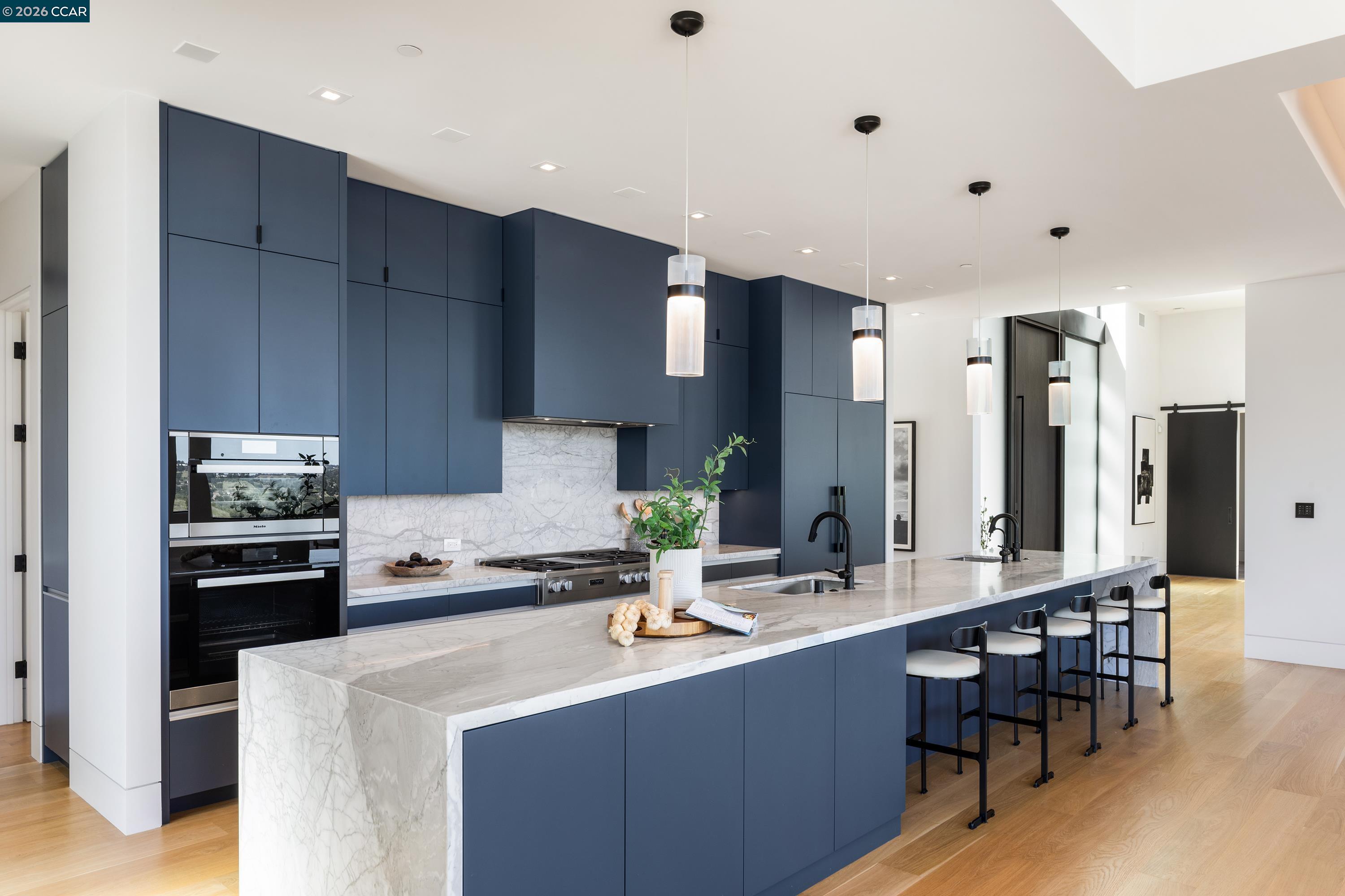 Detail Gallery Image 10 of 42 For 83 Dairy Creek Ln, Orinda,  CA 94563 - 4 Beds | 4/1 Baths