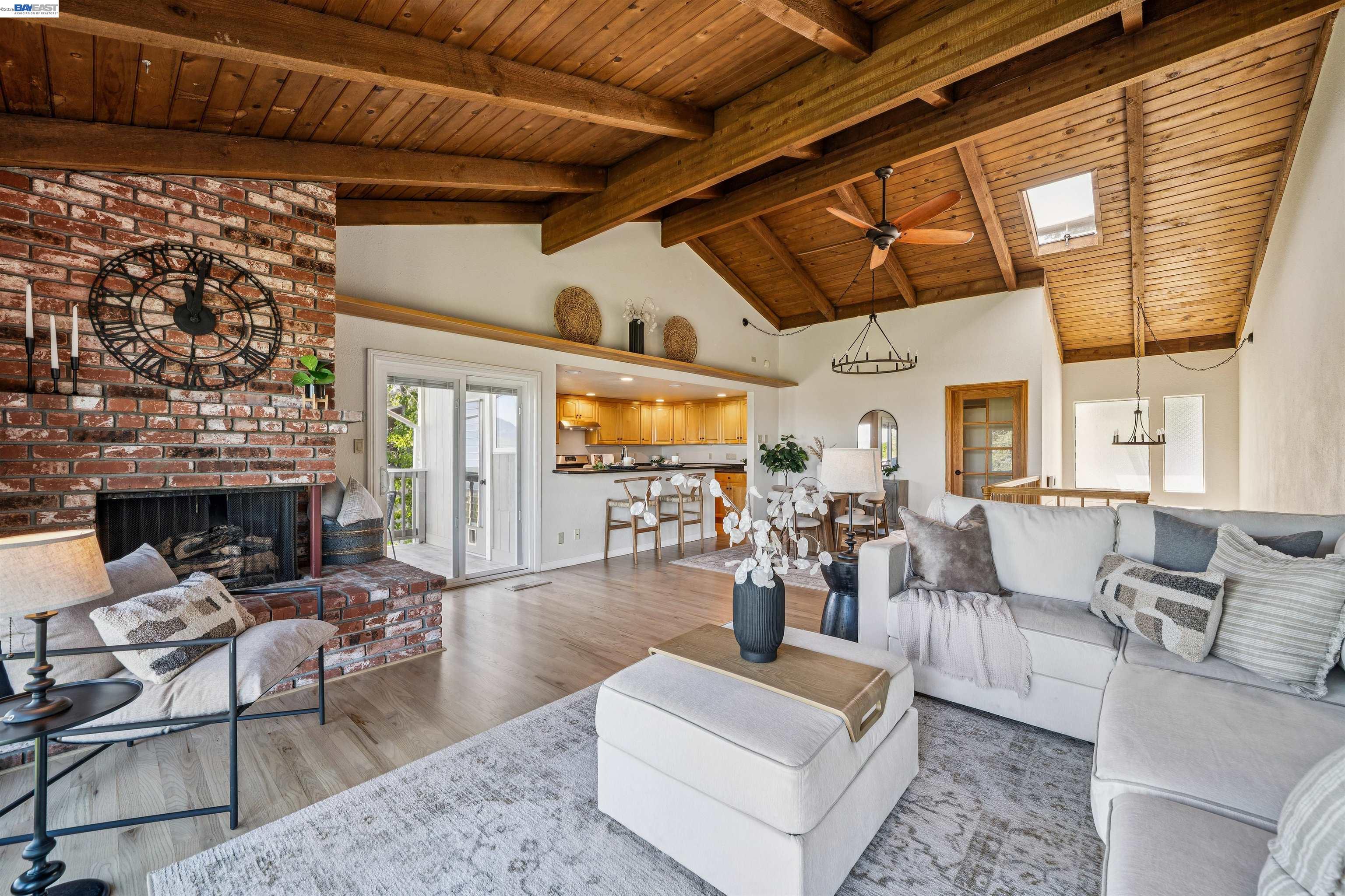 Photo #3: 41129831 Listing: Photo #3