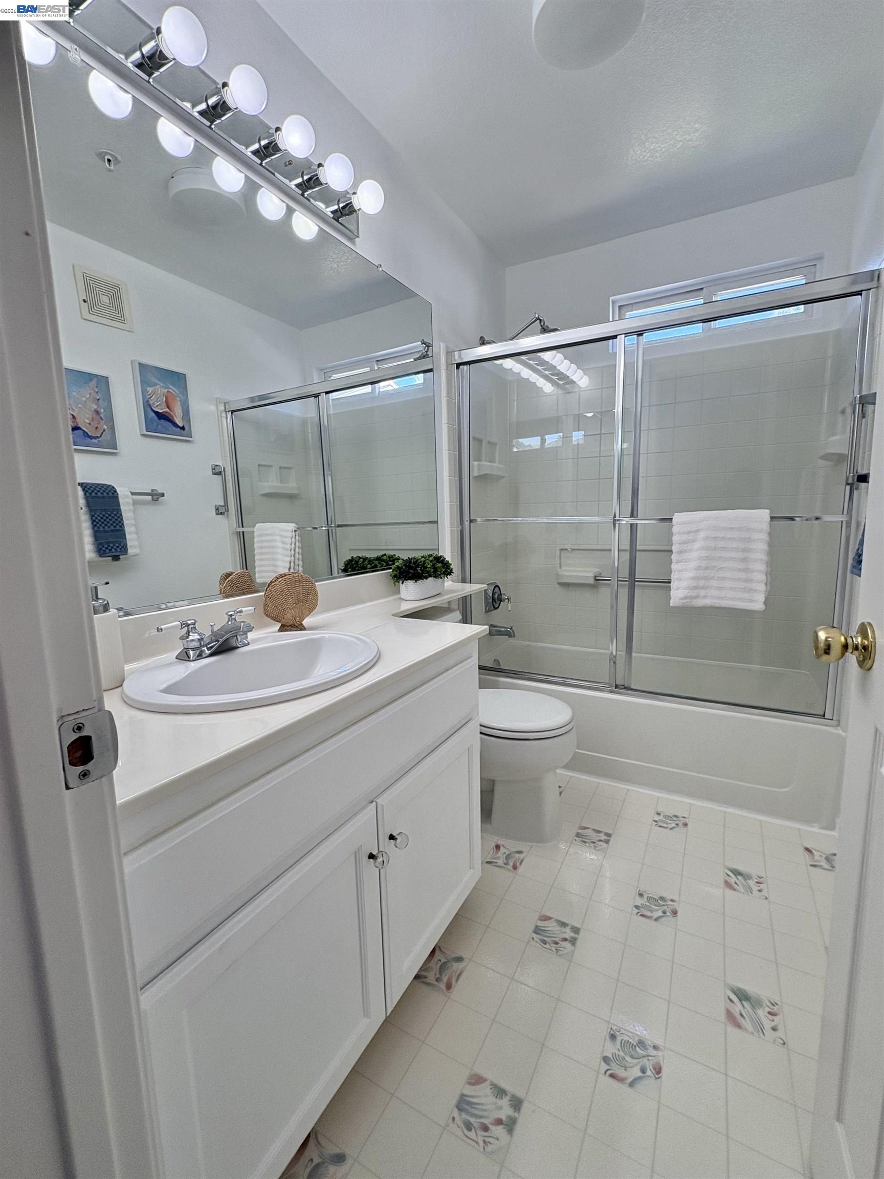 Photo #15: 41129832 Listing: Photo #15
