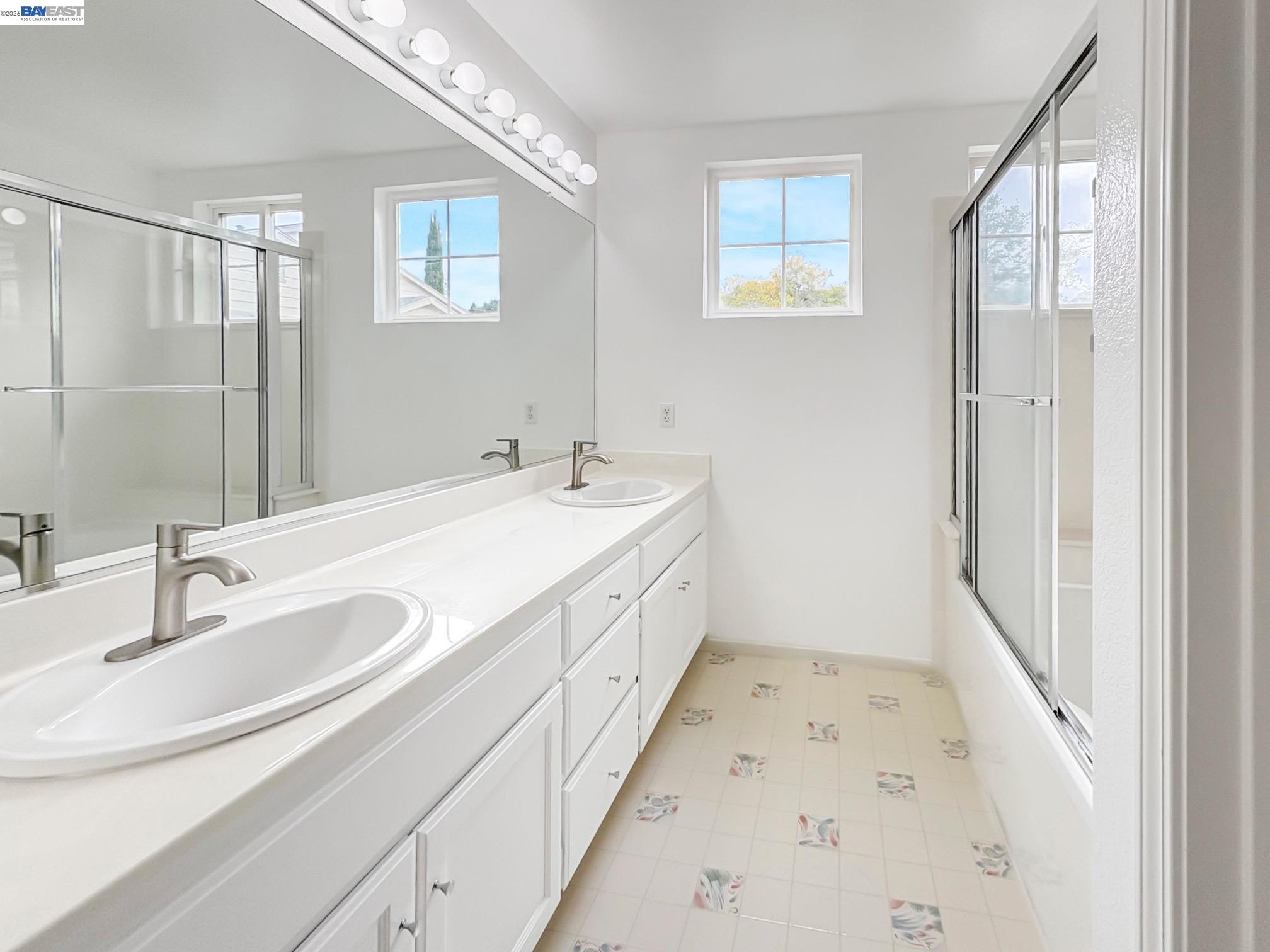 Photo #15: 41129832 Listing: Photo #15