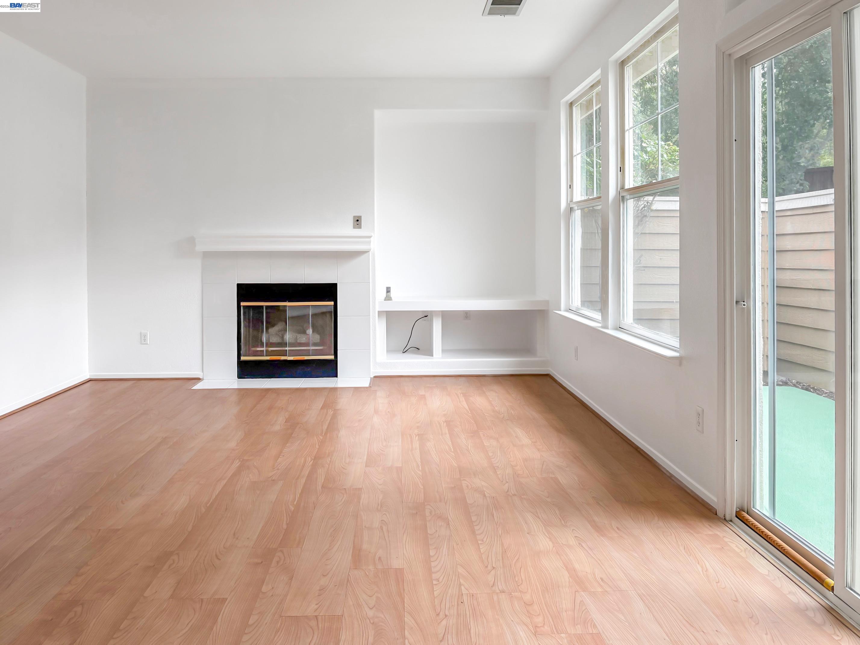 Photo #4: 41129832 Listing: Photo #4