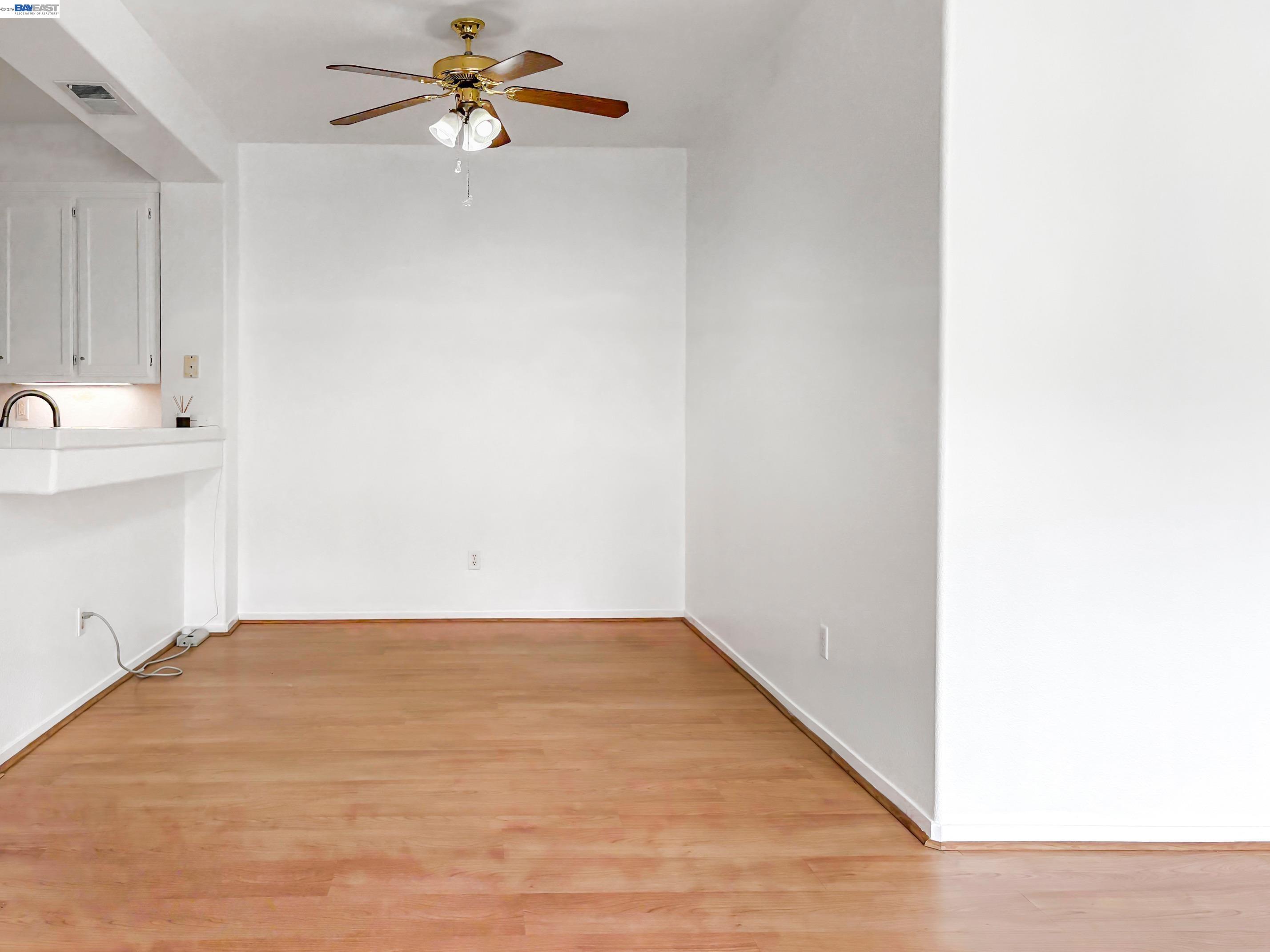 Photo #6: 41129832 Listing: Photo #6